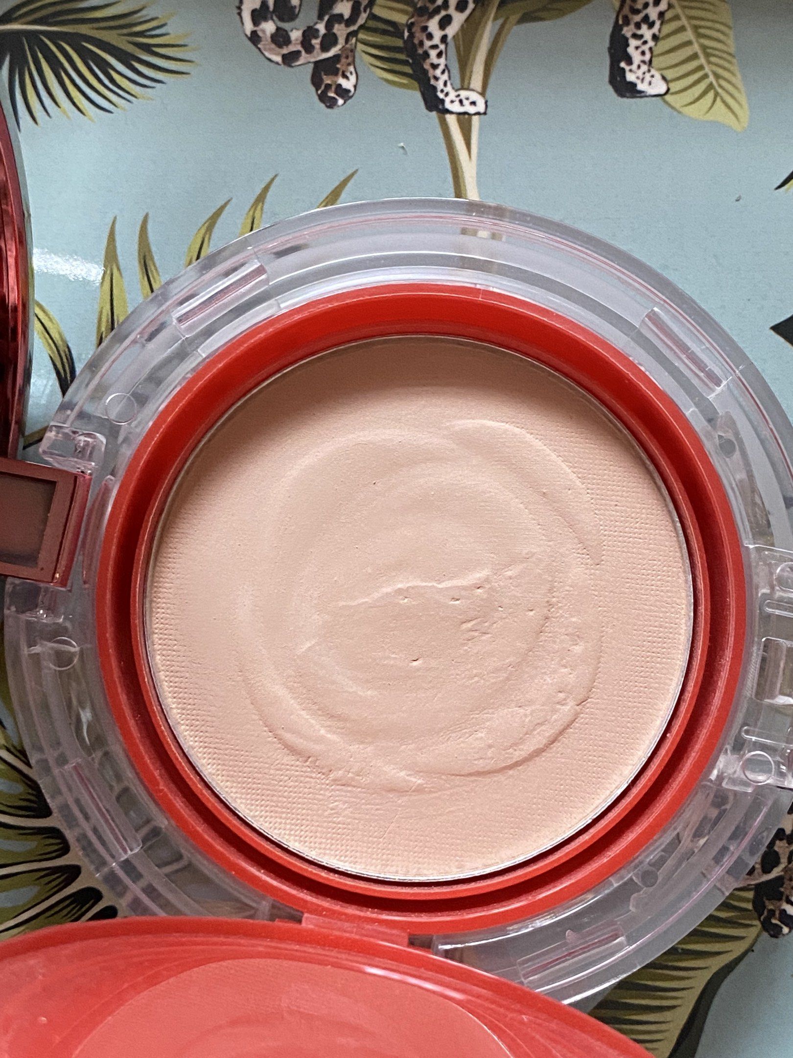 Enigma Skintroduction Powder Foundation FN04 Fair (Category: Makeup) located in Quezon City. Submitted by dcltrrr8 (Listing ID 1420043593, Image 2). Description: - Used about 3x. Not for my skin type. - No sponge included due to sanitary purposes. - Sanitized and cleaned. - 90% of the product remaining. - Date of purchase: July 2025 RFS: Decluttering. *Shipping c/o buyer. Payment first basis. .