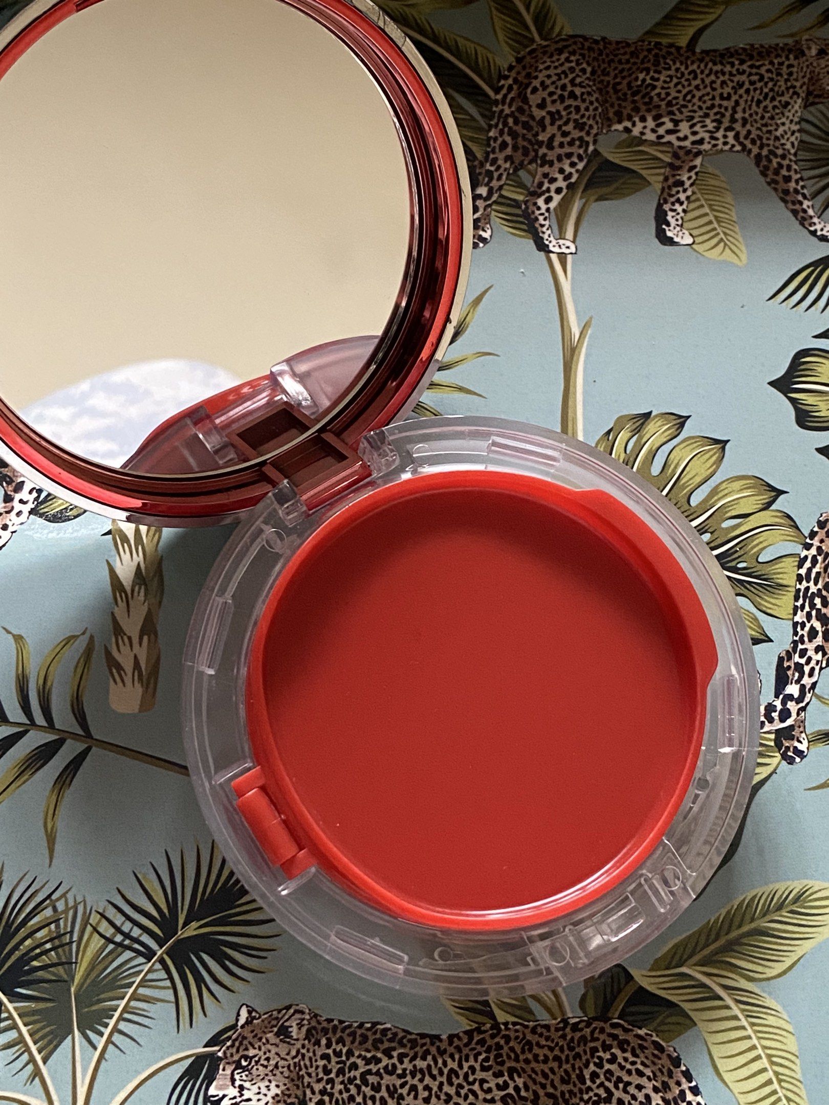 Enigma Skintroduction Powder Foundation FN04 Fair (Category: Makeup) located in Quezon City. Submitted by dcltrrr8 (Listing ID 1420043593, Image 3). Description: - Used about 3x. Not for my skin type. - No sponge included due to sanitary purposes. - Sanitized and cleaned. - 90% of the product remaining. - Date of purchase: July 2025 RFS: Decluttering. *Shipping c/o buyer. Payment first basis. .