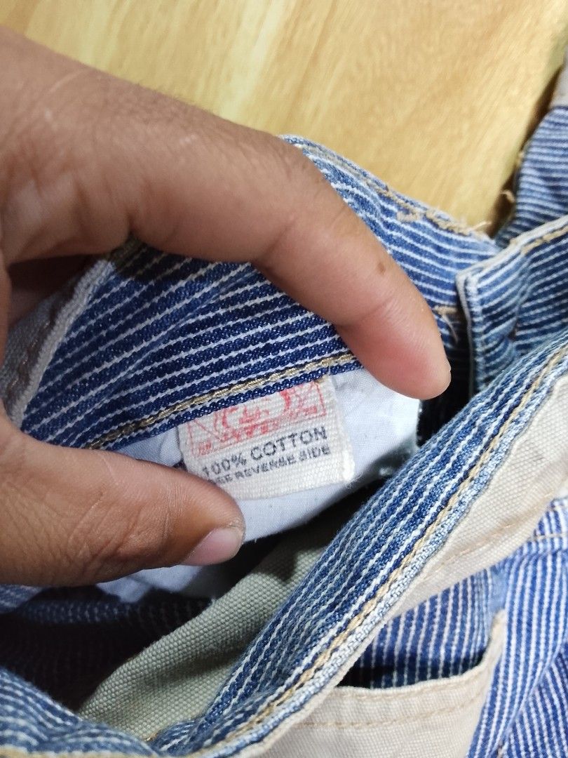 Evisu seagull jeans stripes Embroideries (Category: Jeans) located in Santiago. Submitted by jonathanfragata21 (Listing ID 1420102435, Image 3). Description: Evisu seagull jeans stripes Embroideries Waist : 29 - 30 Length : 41 Hem : 7.5 Color Rate : 9.5/10 Excellent condition Have Minimal Stains on Pocket / Need Wash.