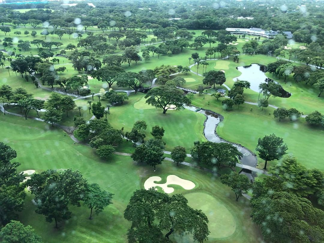 FOR SALE: 1BR Bellagio BGC (Category: Apartments & Condos) located in Mandaluyong City. Submitted by domdv3 (Listing ID 1420038351, Image 2). Description: * 1BR * 1T&B * Upgraded * Furnished * 1 parking slot * Unobstructed view of the Manila Golf Course at living area and bedroom * Across Burgos Circle Park * Near Forbes Town commercial strip, Mind Museum, Shanghai-La The Fort, One Bonifacio High Street * Move-in ready ☎️ For inquiries and viewin