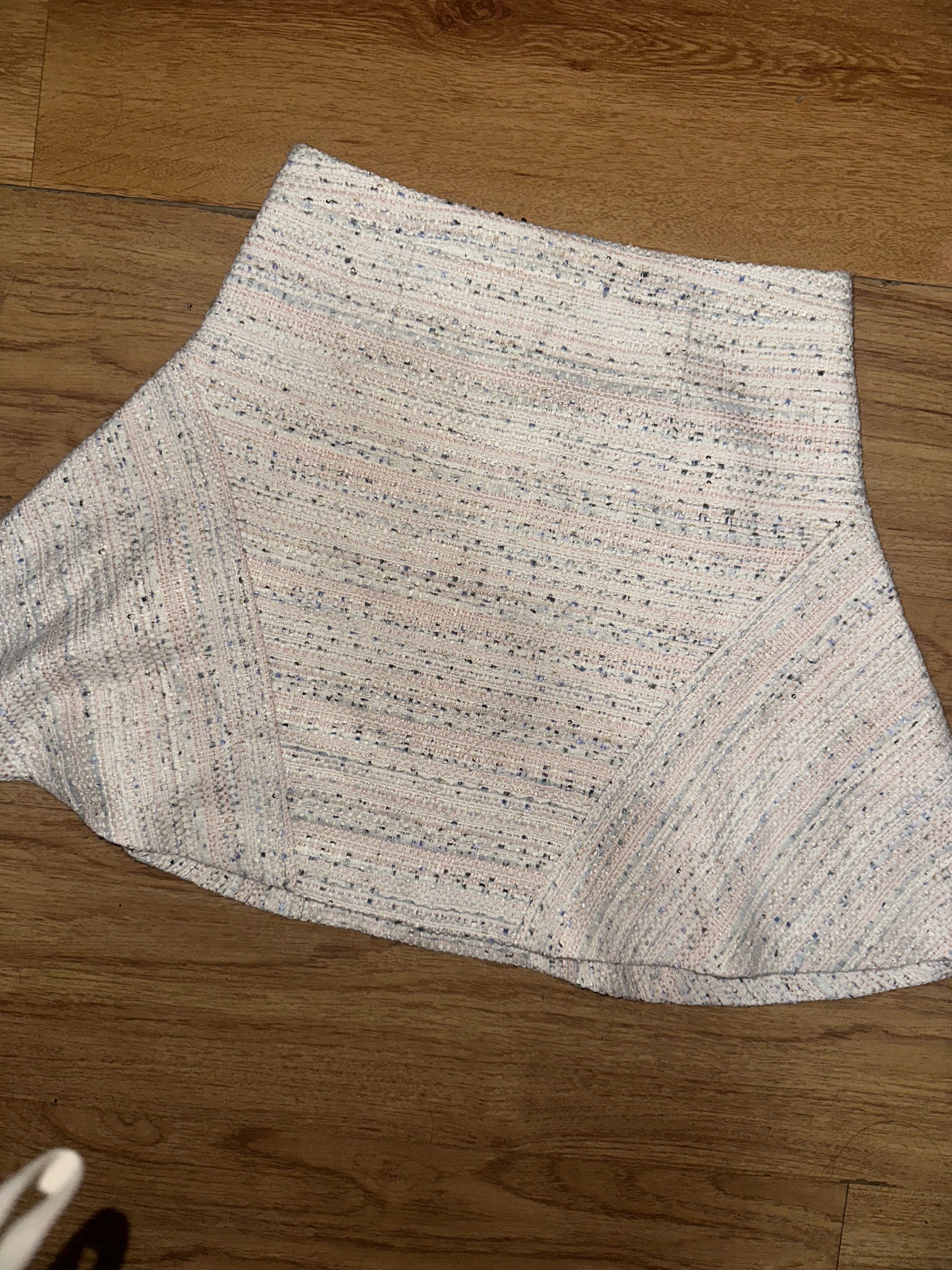 Forever New Tweed Skirt (Category: Skirts) located in Mandaluyong City. Submitted by savinggracetheshopaholic (Listing ID 1420129590, Image 1). Description: - Forever New skirt - Designed in Australia - Tweed fabric - Size: 160/66A - Features a zipper back closure - Satin lining - w 28 - L 17.