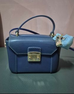 (Category: ) located in . Submitted by ginny_preloved (Listing ID 1420110502, Image 1). Description: .