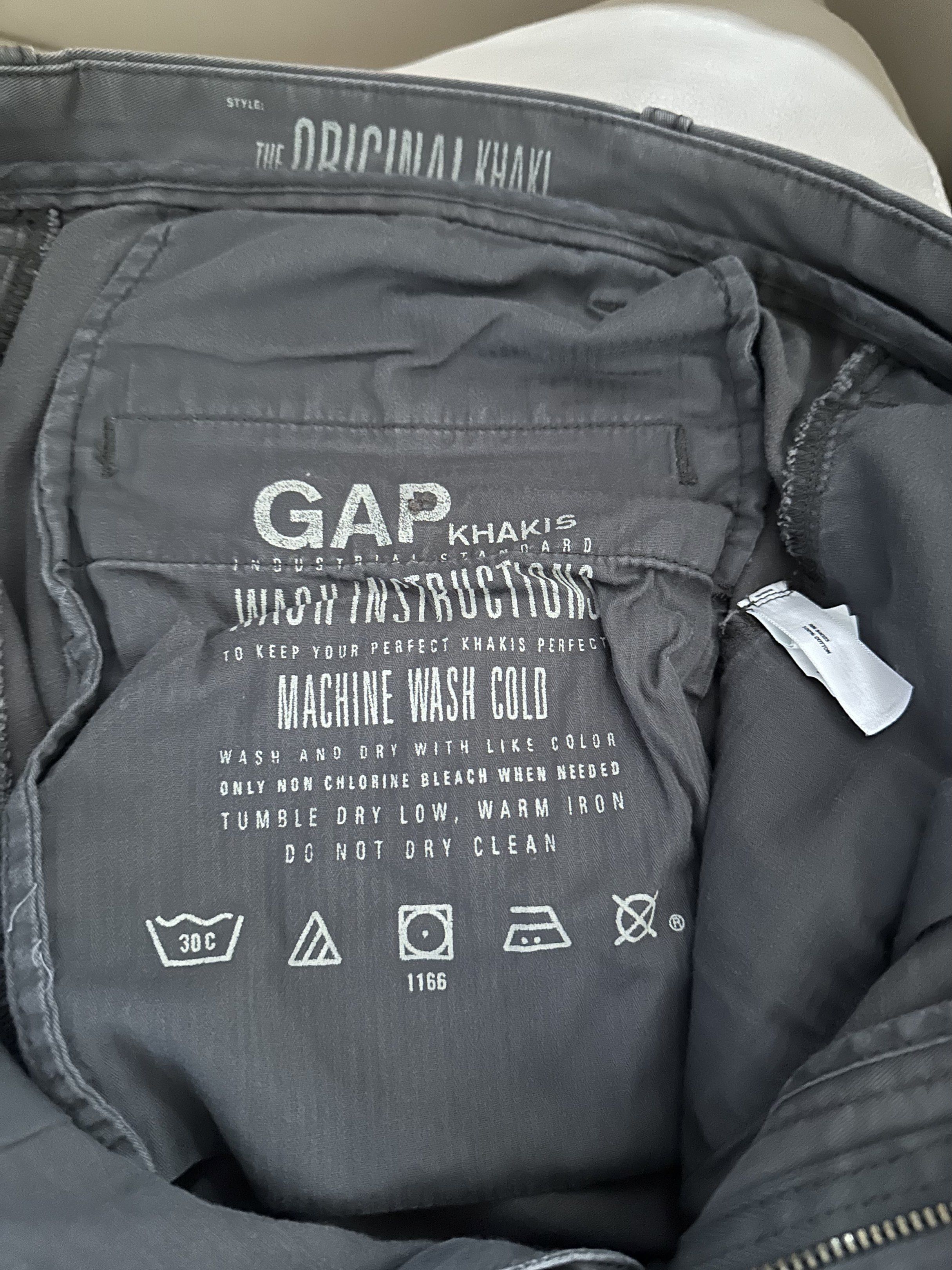 Gap The Original Khaki Pants 31x30 (Category: Trousers) located in Quezon City. Submitted by jdc_preloved (Listing ID 1420055033, Image 3). Description: Waist 31 Outseam 38inches Leg opening 8 1/2 Color: gray Brand new without tag 💯 original, imported from 🇺🇸.
