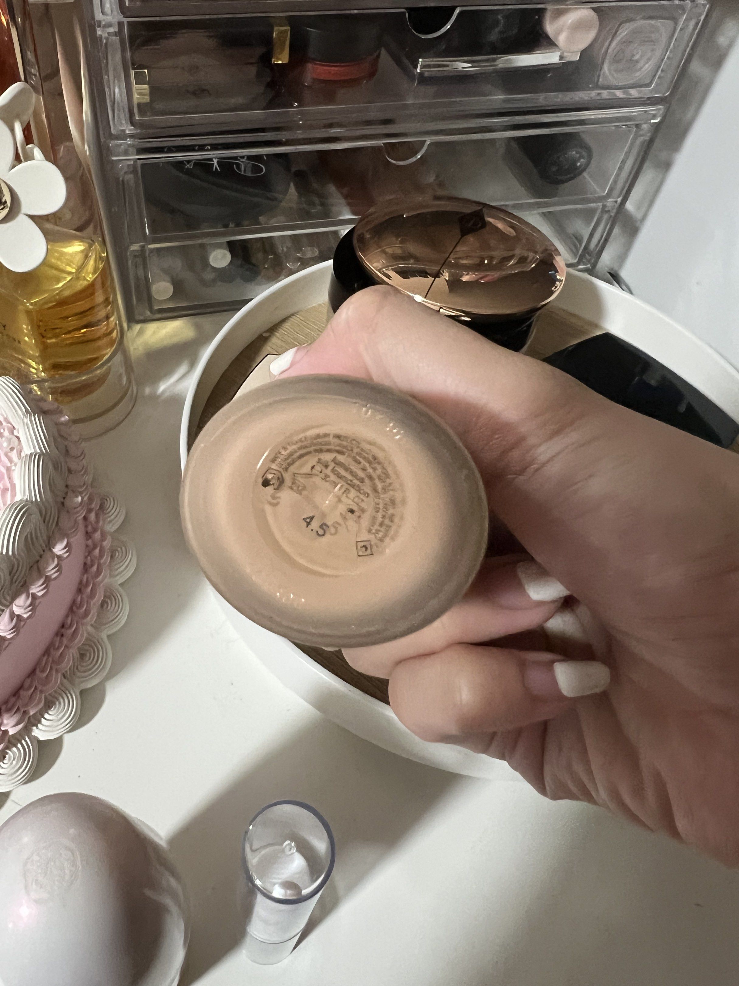 Giorgio Armani Luminous Silk Foundation (Category: Makeup) located in Las Pinas. Submitted by gmonteros (Listing ID 1420132163, Image 3). Description: - Giorgio Armani Luminous Silk Foundation - Shade: 4.5 - Provides a perfect, glowing finish 1ml Also available in 5ml, 10ml & 15ml.