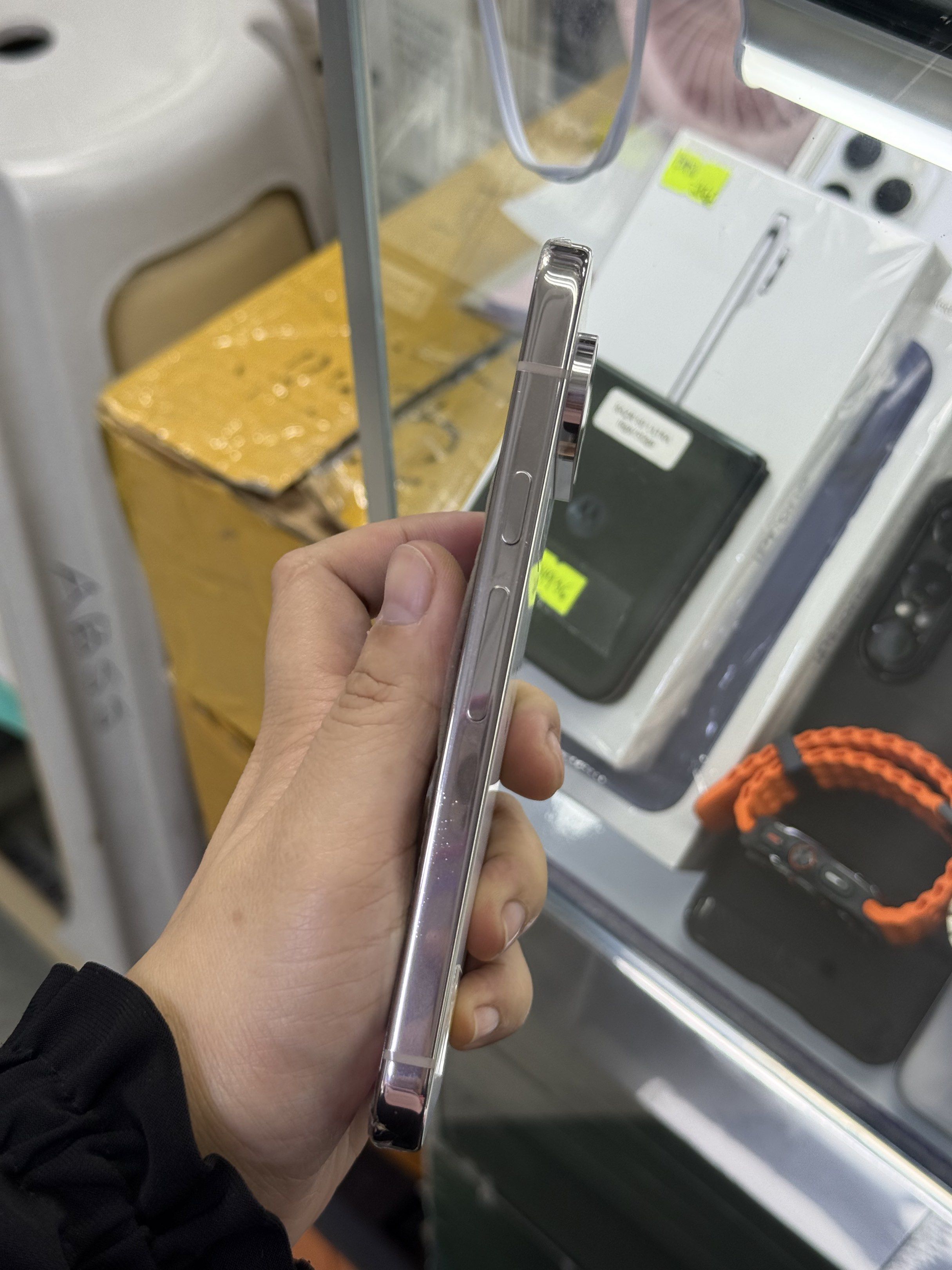 Google Pixel 9 Pro 128GB US Variant Openline No Issue (Category: Google Pixel) located in Pasig City. Submitted by fairgadgetshop (Listing ID 1420061195, Image 3). Description: Buy • Sell • Trade • Swap Legit Seller w/ Physical Store Mabilis Kausap / Pass sa Scammer Installment via Credit Card, GGives, Gcredit, SPaylater with additional interest We Accept Brandnew or Secondhand For Swapping/Trade-in Google Pixel 9 Pro 128GB US Variant Openline No