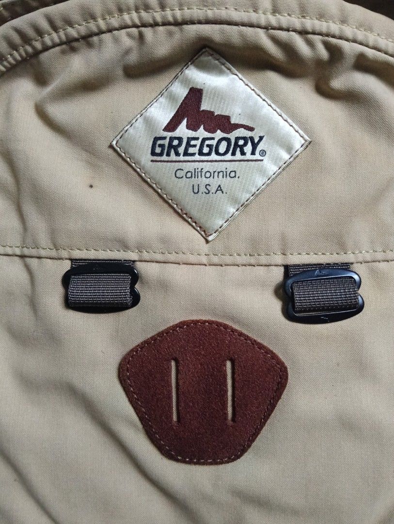 Gregory Backpack (Category: Backpacks) located in Nilai. Submitted by 2ndstor (Listing ID 1420155007, Image 2). Description: -original -kondisi baik dan cantik lagi.