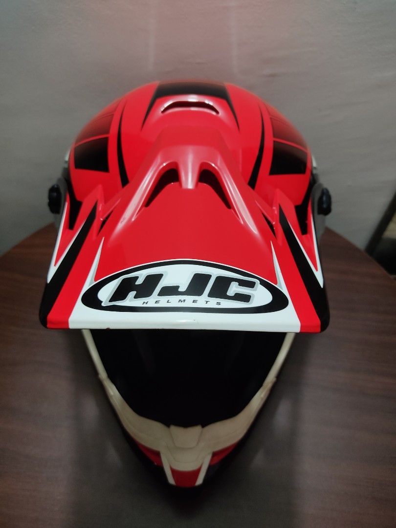 HJC Phase DOT Helmet (Category: Helmets and other Riding Gears) located in Caloocan City. Submitted by skyhigh0919 (Listing ID 1420012415, Image 2). Description: - HJC Phase DOT helmet - Eye-catching red, black, and white design - Features a visor - Comfortable interior - Secure chin strap - DOT certified - Well-maintained condition - Ready for immediate use -note: hndi gamit, nka display lang for collection -contact #09388429469 ( slightly negot
