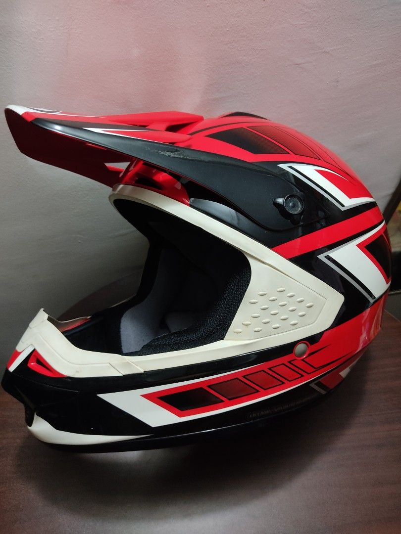 HJC Phase DOT Helmet (Category: Helmets and other Riding Gears) located in Caloocan City. Submitted by skyhigh0919 (Listing ID 1420012415, Image 1). Description: - HJC Phase DOT helmet - Eye-catching red, black, and white design - Features a visor - Comfortable interior - Secure chin strap - DOT certified - Well-maintained condition - Ready for immediate use -note: hndi gamit, nka display lang for collection -contact #09388429469 ( slightly negot