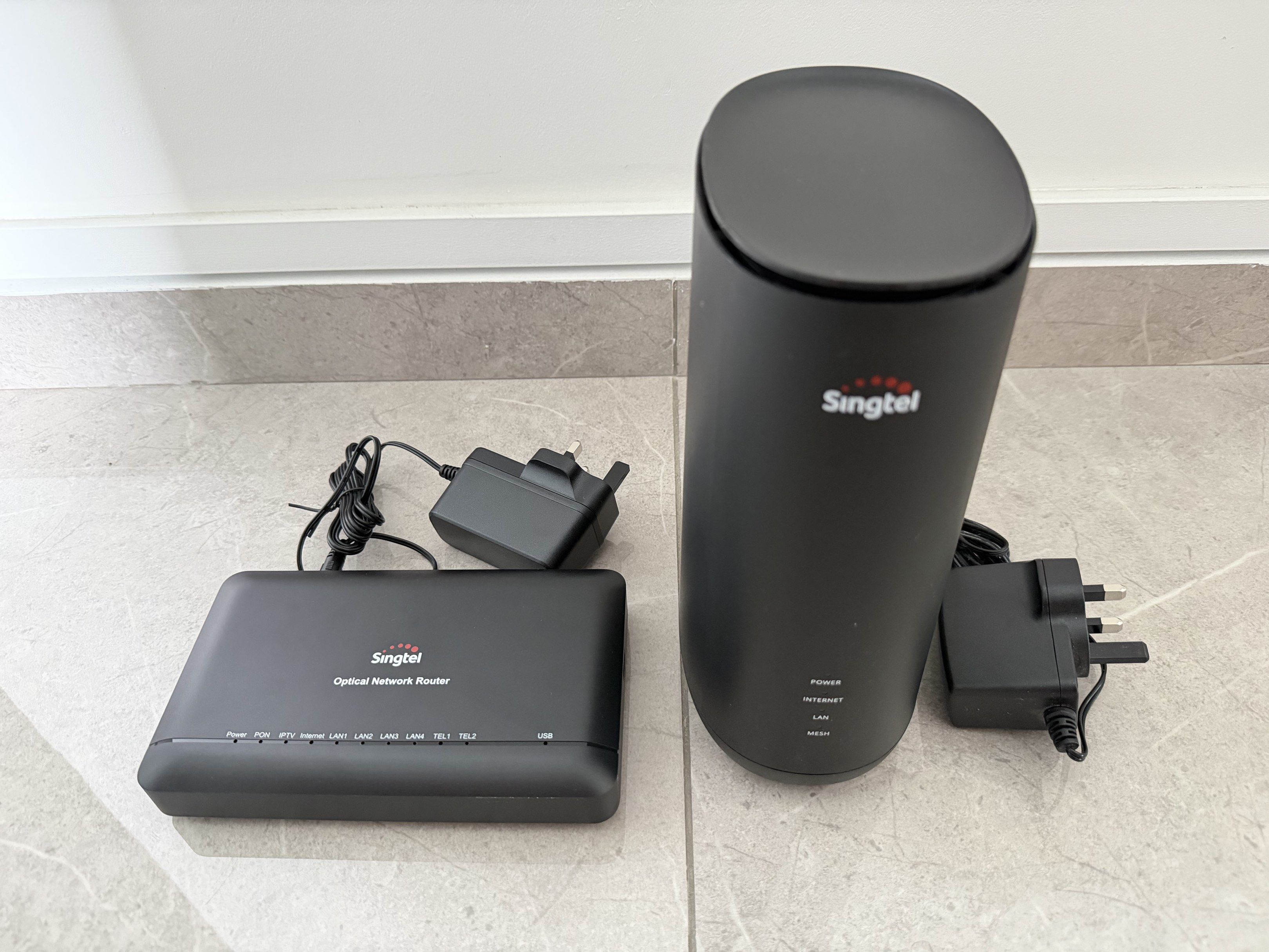 Internet Broadband Optical Network Router and WIFI modem router ...