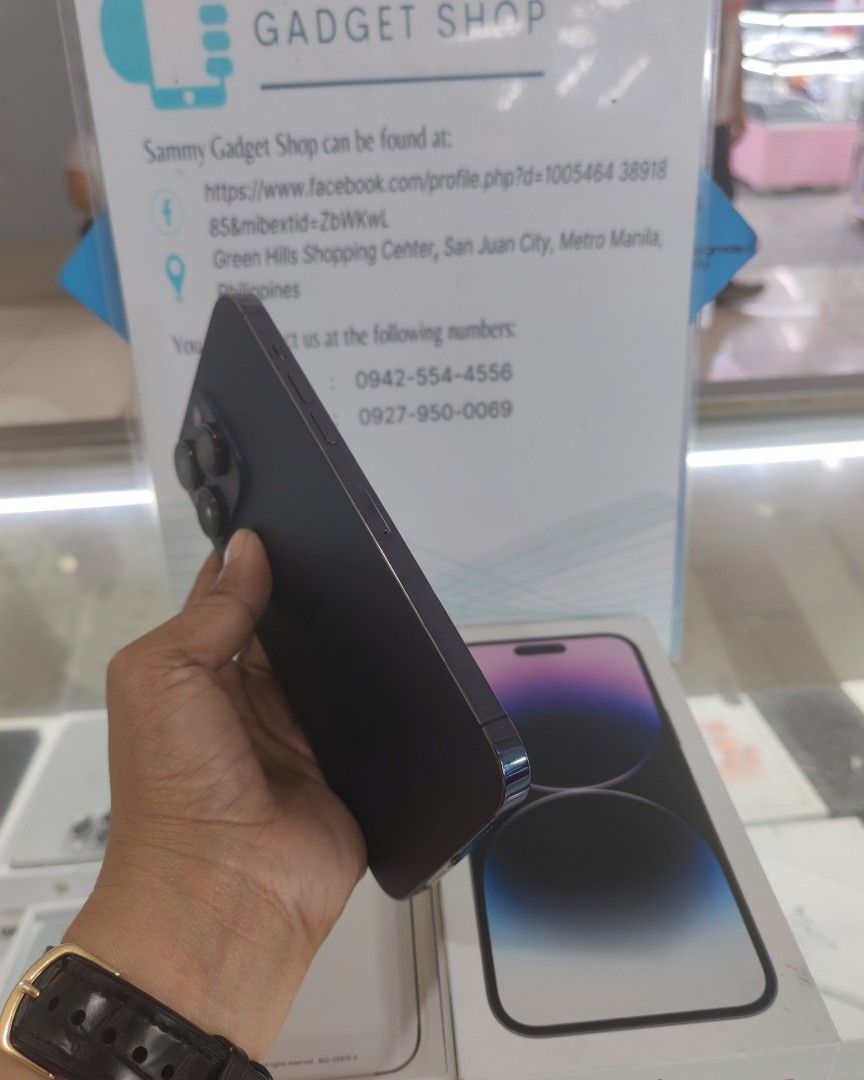 Iphone 14promax 128 2ndhand/factory unlock (Category: iPhone 14 Series) located in Quezon City. Submitted by ronalynac40976 (Listing ID 1420034700, Image 2). Description: Iphone 14promax 128 With box/same serial good condition💯 Pick up store in Greenhills We accept swap/trade in We accept creditcard Dm or call for fast transaction 09425544556/09279500069 Located @ Aquarium area stall no. Y-40 look for rona.