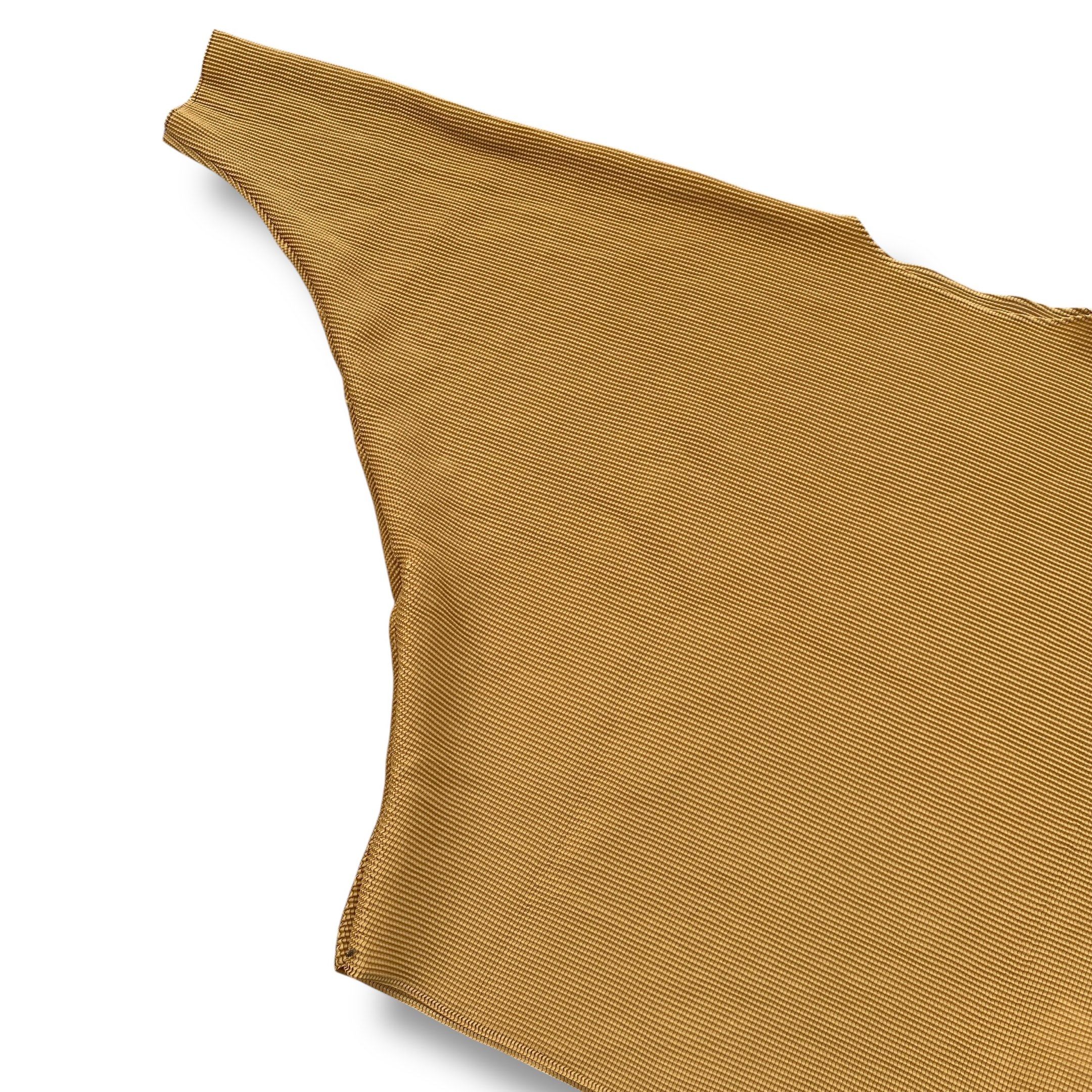 Issey Miyake Me Dolman Stretch Pleats Top (Category: Blouses) located in Calauan. Submitted by getthatmoolah (Listing ID 1420105732, Image 3). Description: free size like new condition authentic.