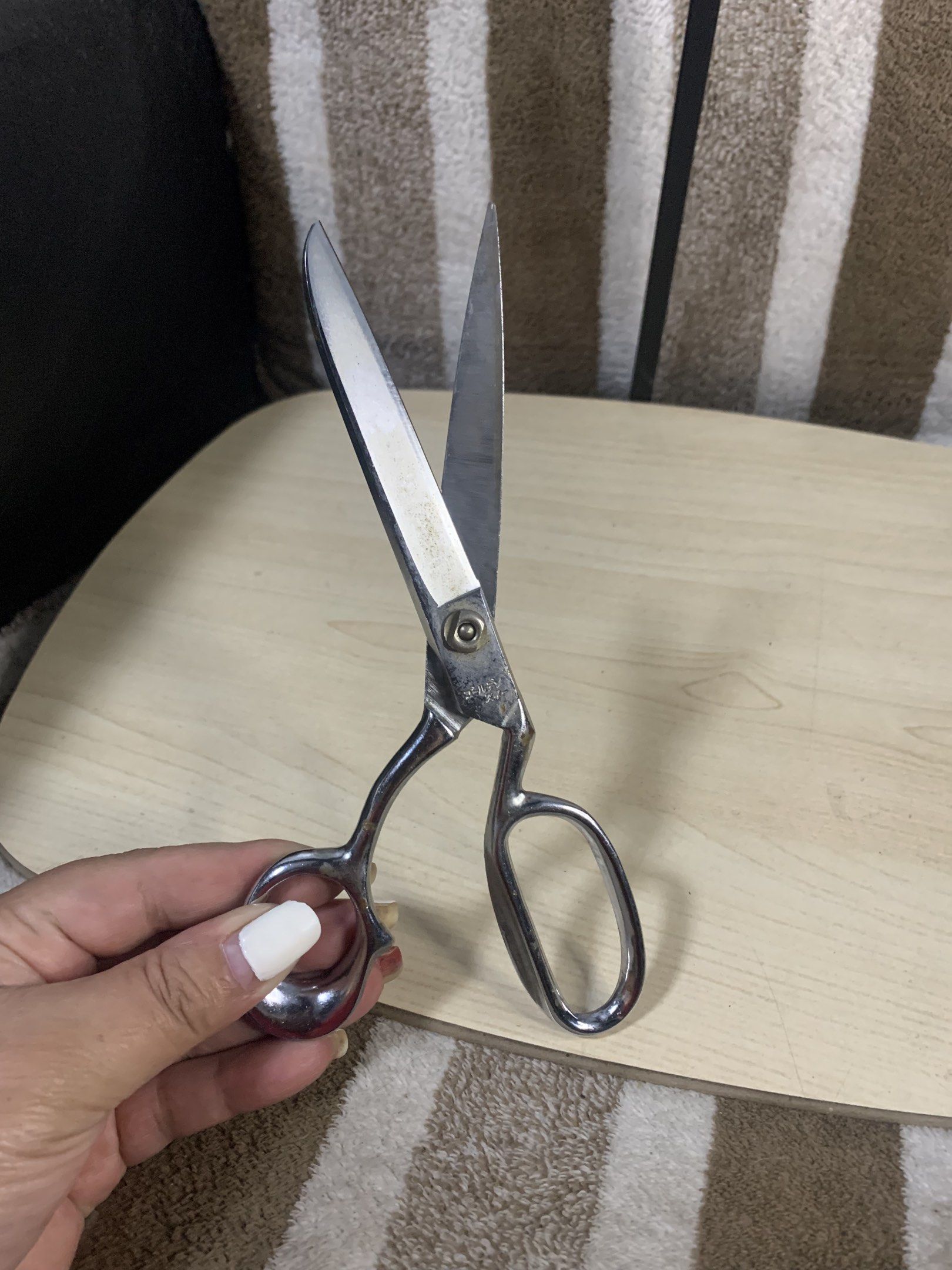 Japan steel garments scissor (Category: Craft Supplies & Tools) located in Cabanatuan. Submitted by mjluxxejapan (Listing ID 1420005525, Image 1). Description: Fixed price approx 8” tall.antibay solid quality matalas matalim. Heavy duty use Bit signs of aged may marking seems vintage n rin .