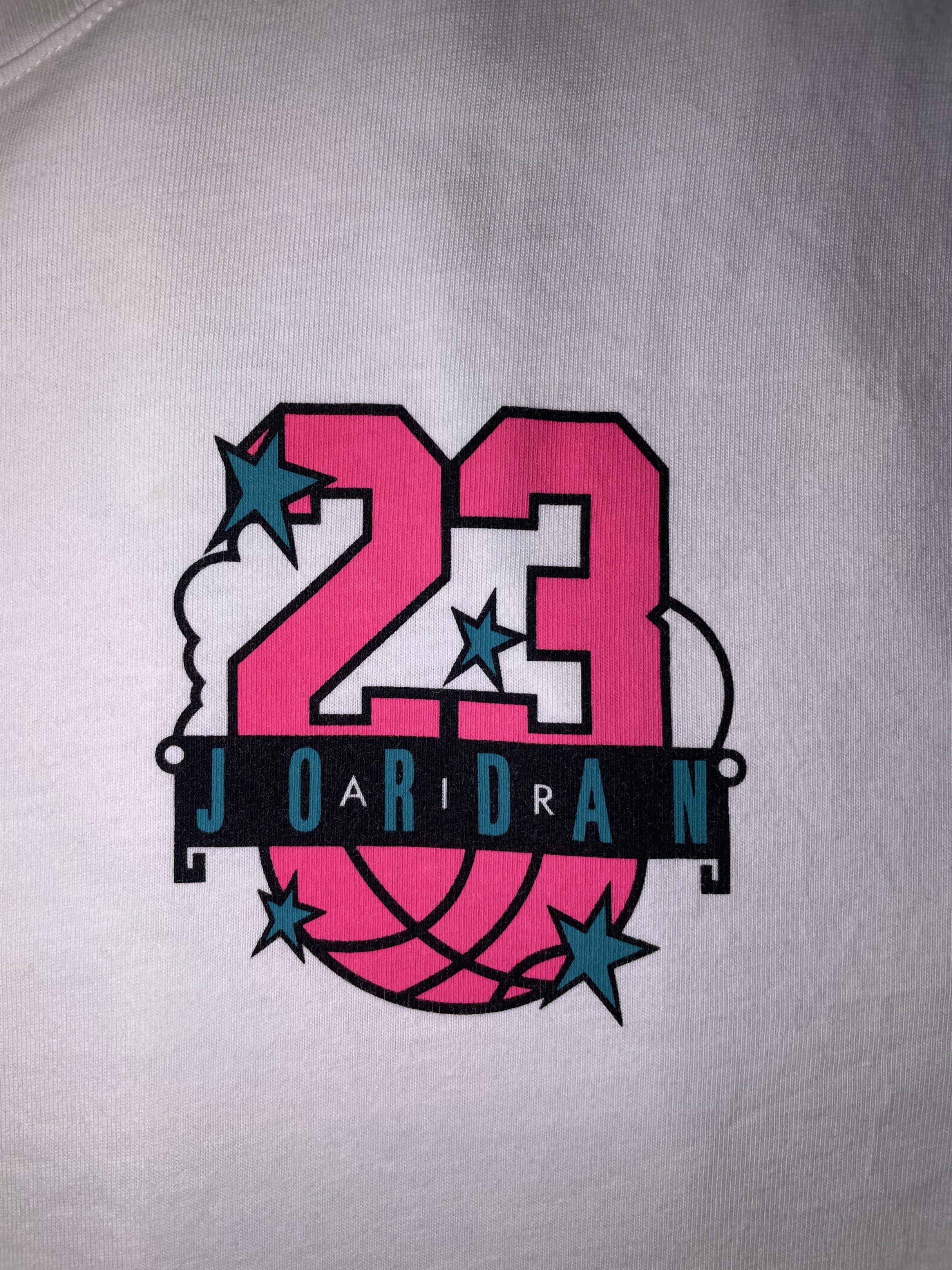 Jordan Long Sleeve Shirt - Size M (Category: Tshirts & Polo Shirts ) located in Tagbilaran City. Submitted by thrifter23 (Listing ID 1420030627, Image 3). Description: Dimes 19x29 Still very white .