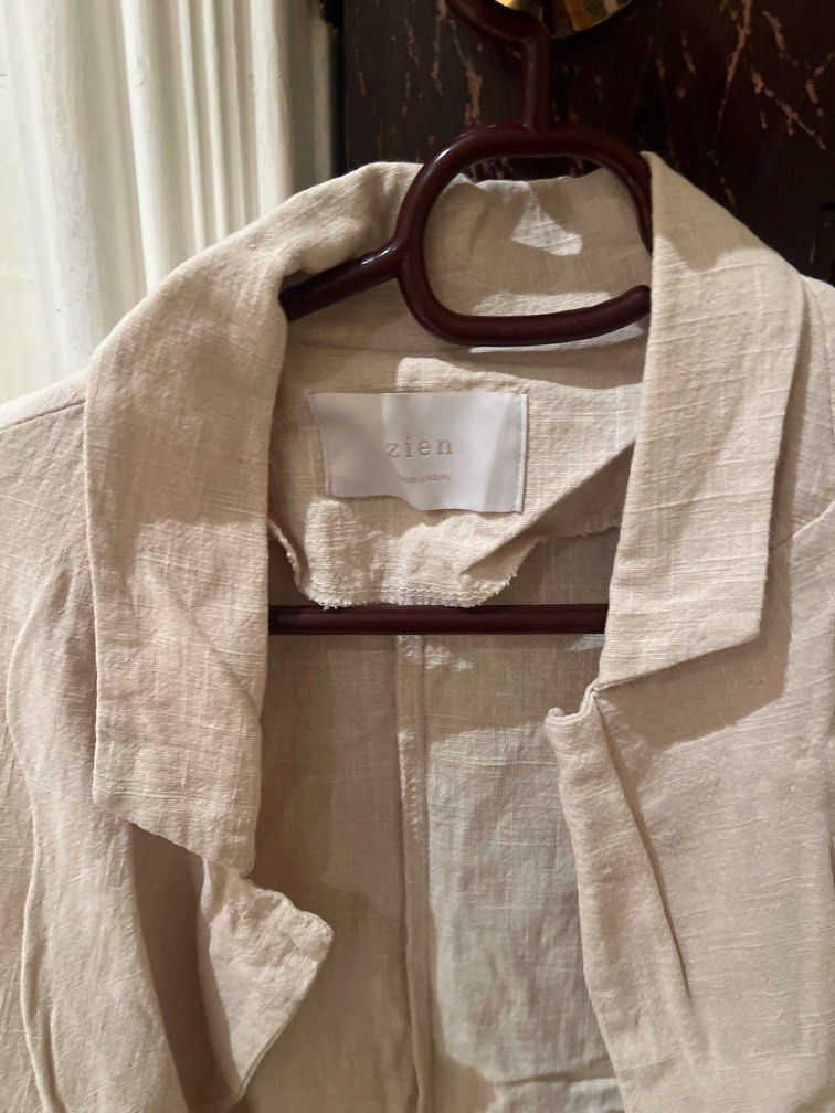 Linen Blazer (Category: Coats, Jackets and Outerwear) located in Manila. Submitted by thriftfactor (Listing ID 1420084005, Image 2). Description: Local brand from Korea.