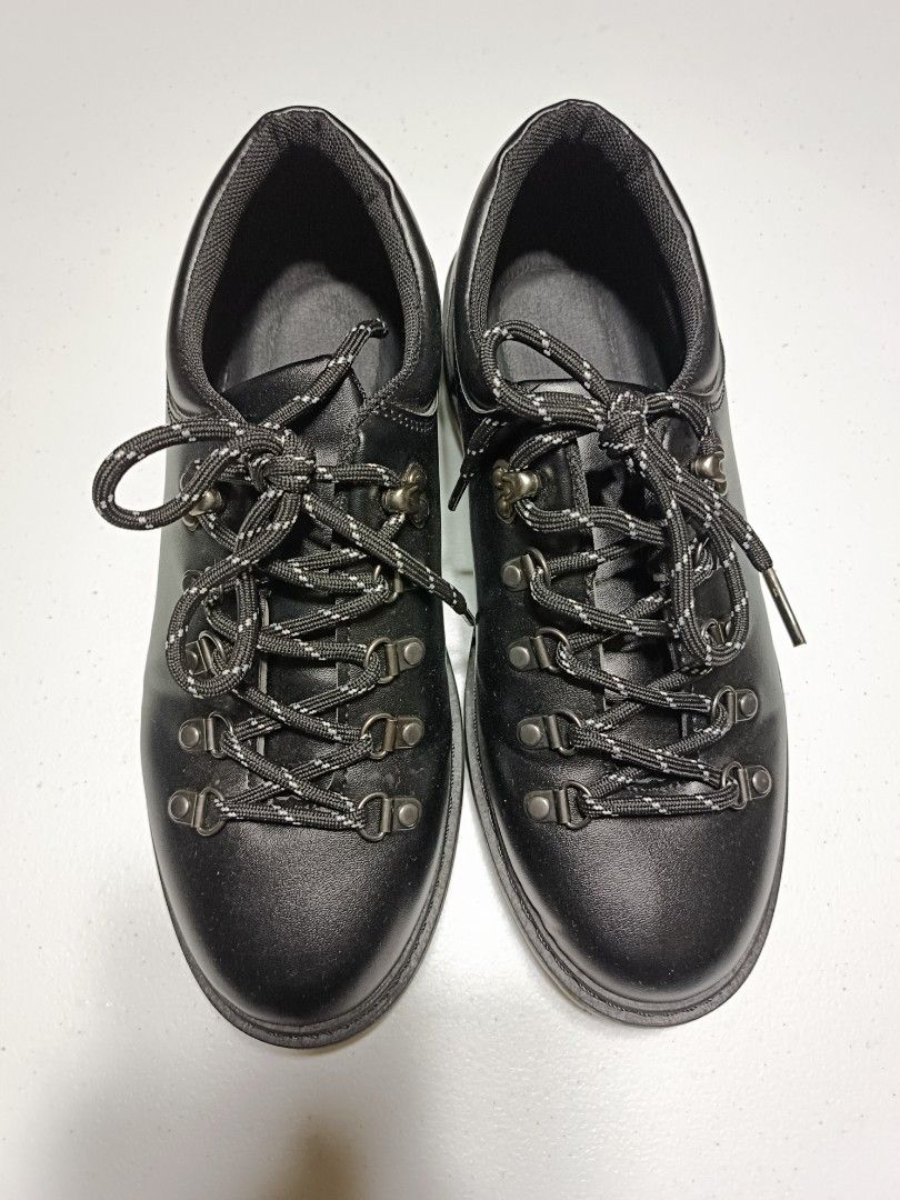Amekaji Mountain Derby Shoes / Paraboot alternative (Category: Dress Shoes) located in San Jose. Submitted by shady.archives (Listing ID 1420153333, Image 3). Description: Black leather shoes with thick soles and lace-up closure. Features metal eyelets and a textured sole for added grip. The shoes have a classic design suitable for various occasions. Size 43 / Size 9.5 Like new Used once.