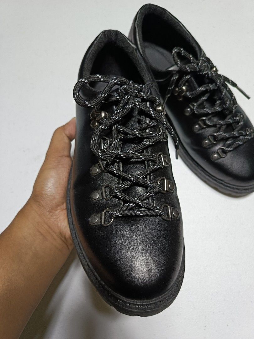 Amekaji Mountain Derby Shoes / Paraboot alternative (Category: Dress Shoes) located in San Jose. Submitted by shady.archives (Listing ID 1420153333, Image 2). Description: Black leather shoes with thick soles and lace-up closure. Features metal eyelets and a textured sole for added grip. The shoes have a classic design suitable for various occasions. Size 43 / Size 9.5 Like new Used once.