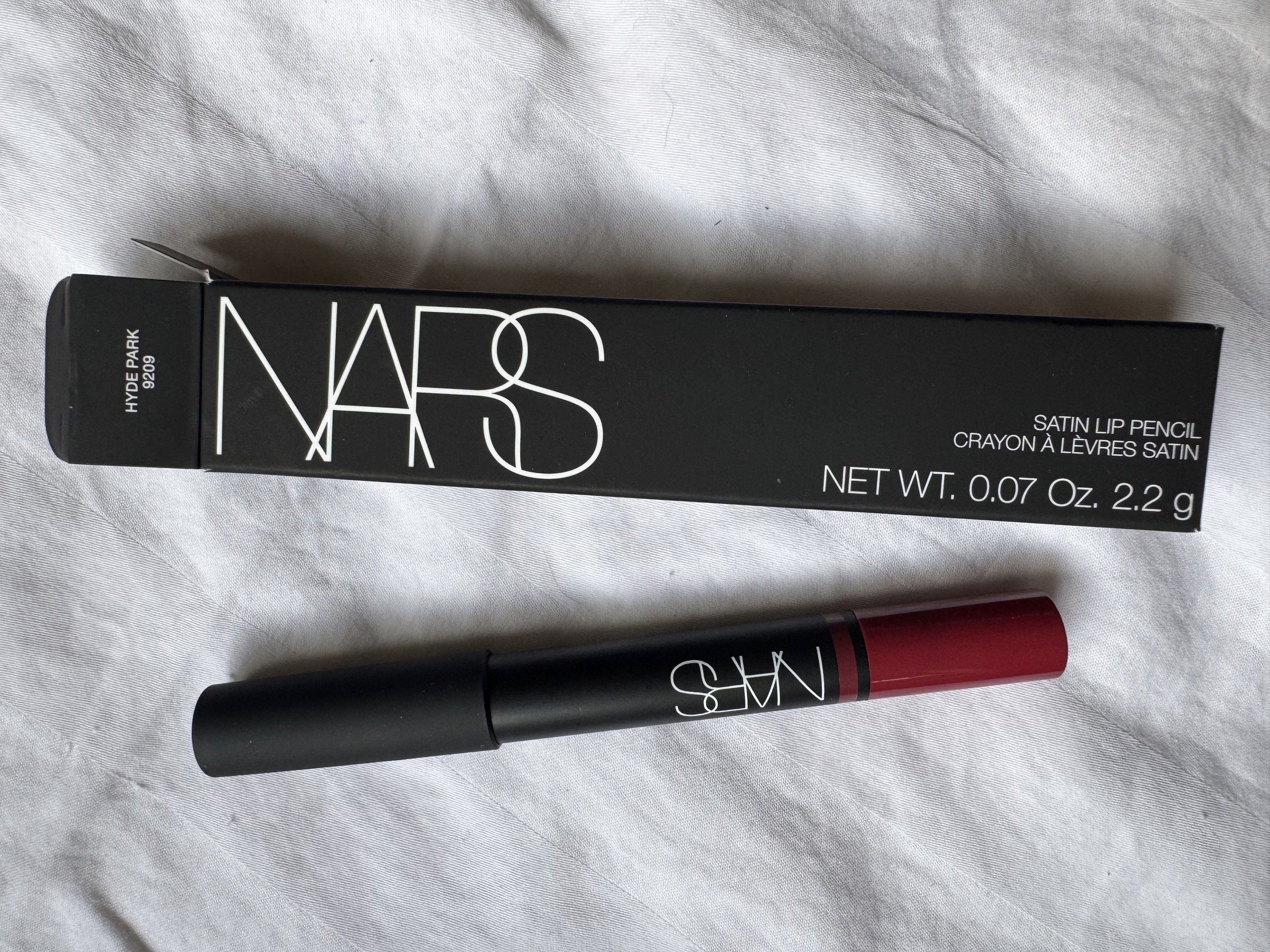NARS Satin Lip Pencil - Hyde Park (Category: Makeup) located in Manila. Submitted by crazycat13 (Listing ID 1420016364, Image 1). Description: - NARS Satin Lip Pencil in Hyde Park - Provides a satin finish - Net weight: 0.07 Oz / 2.2 g - Brand new, in original packaging Negotiable.