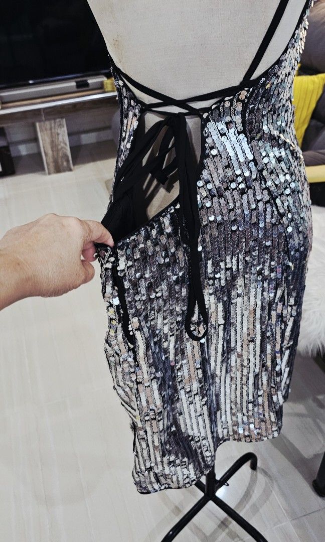 Night sequined cocktail dress (Category: Dresses) located in Cainta. Submitted by houseofseconds (Listing ID 1419987169, Image 2). Description: Large to 2xl..highly stretch fabric.Fits hips to 46cm.No issue.Decluttering.