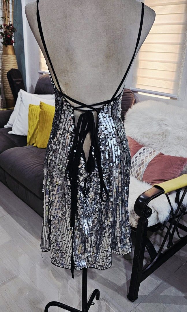 Night sequined cocktail dress (Category: Dresses) located in Cainta. Submitted by houseofseconds (Listing ID 1419987169, Image 3). Description: Large to 2xl..highly stretch fabric.Fits hips to 46cm.No issue.Decluttering.