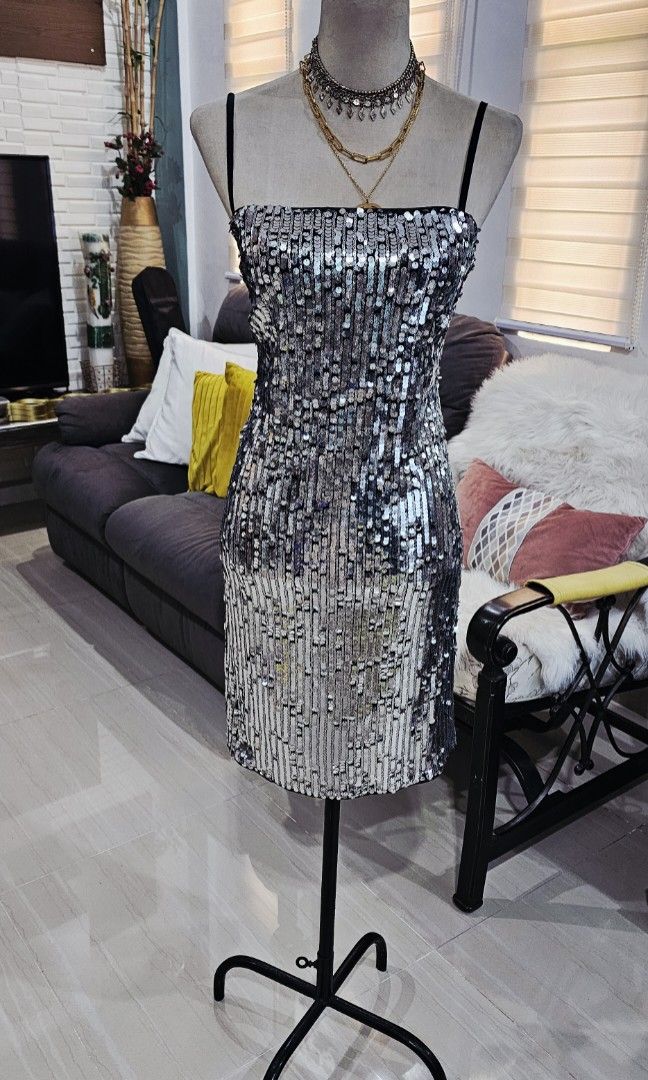 Night sequined cocktail dress (Category: Dresses) located in Cainta. Submitted by houseofseconds (Listing ID 1419987169, Image 1). Description: Large to 2xl..highly stretch fabric.Fits hips to 46cm.No issue.Decluttering.
