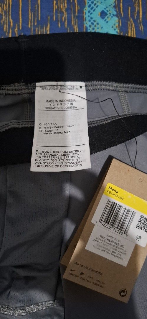 Nike Pro Compression Shorts (Category: Activewear) located in Manila. Submitted by jp.bautista (Listing ID 1420095821, Image 2). Description: - Nike Pro compression shorts - Gray color - Size Small - Black waistband with Nike Pro logo - Brand new with original tags - Made with polyester and spandex - Designed for athletic activities - Snug fit for support and comfort te t: 09336195757.