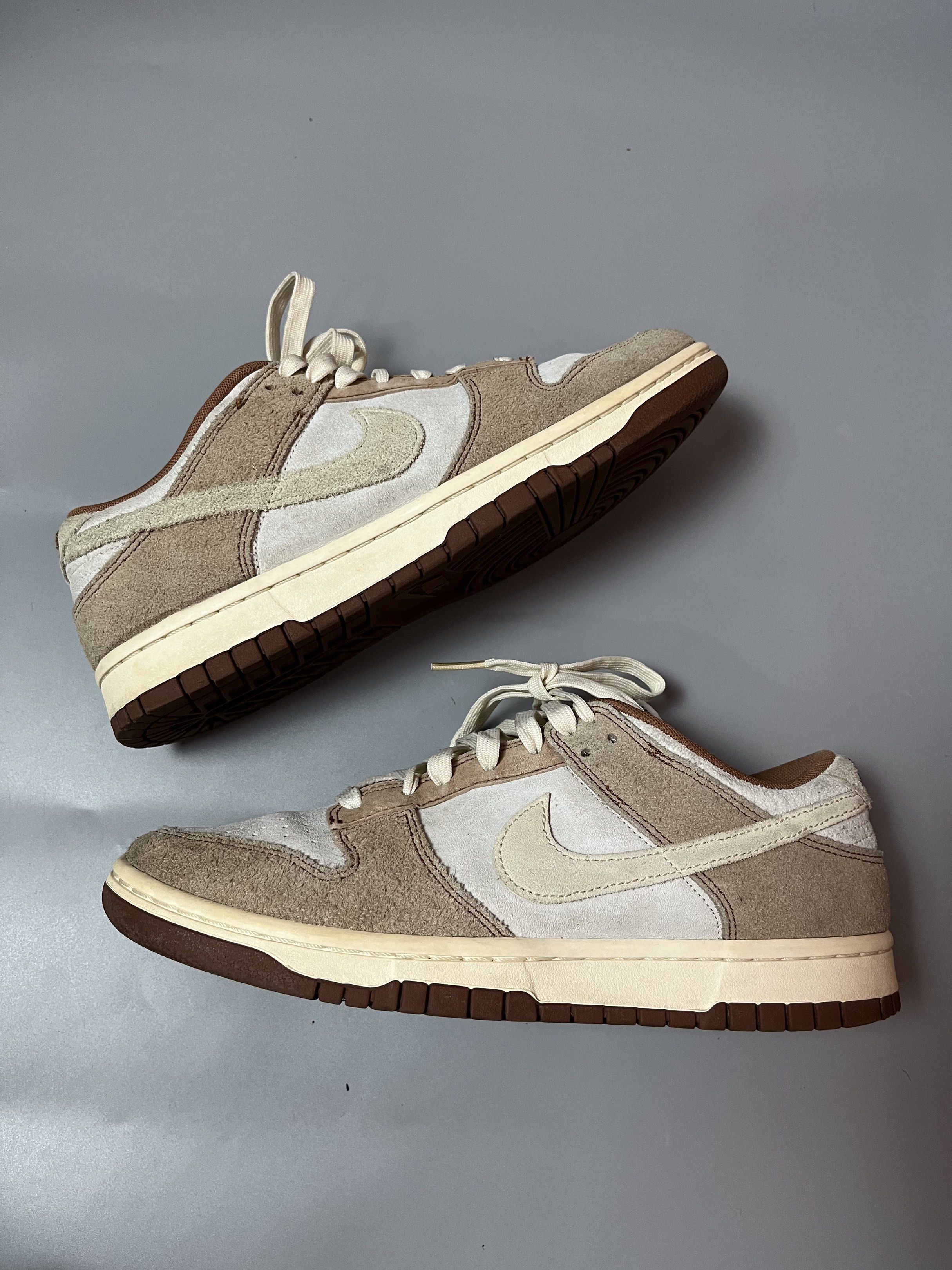 Nike SB dunk low “medium curry” (Category: Sneakers) located in Quezon City. Submitted by theideal (Listing ID 1420037137, Image 2). Description: Read first before buy Legit/Authentic Nike SB dunk low “medium curry” No box Size 8 mens Minor sign if use only No major flaws See picture details posted.