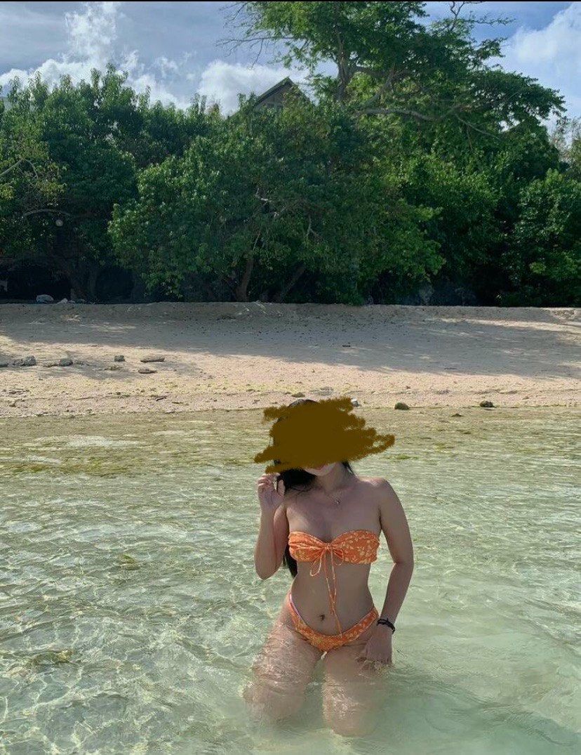 Orange Floral Bandeau Bikini Set (Category: Bikinis & Swimsuits) located in Manila. Submitted by orcharchives (Listing ID 1420066975, Image 2). Description: ❤️PLEASE READ Loc: Meycauayan, Bulacan For sure buyer: 1. Please only Make an offer if sure kukunin 2. Send your details for confirmation 3. Payment first gcash only - Orange floral bikini set - Bandeau top with tie detail - High-cut bottoms -padded - so cute -flatter my butt and overall body