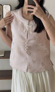 (Category: ) located in . Submitted by cloudwardrobe (Listing ID 1420070937, Image 1). Description: .