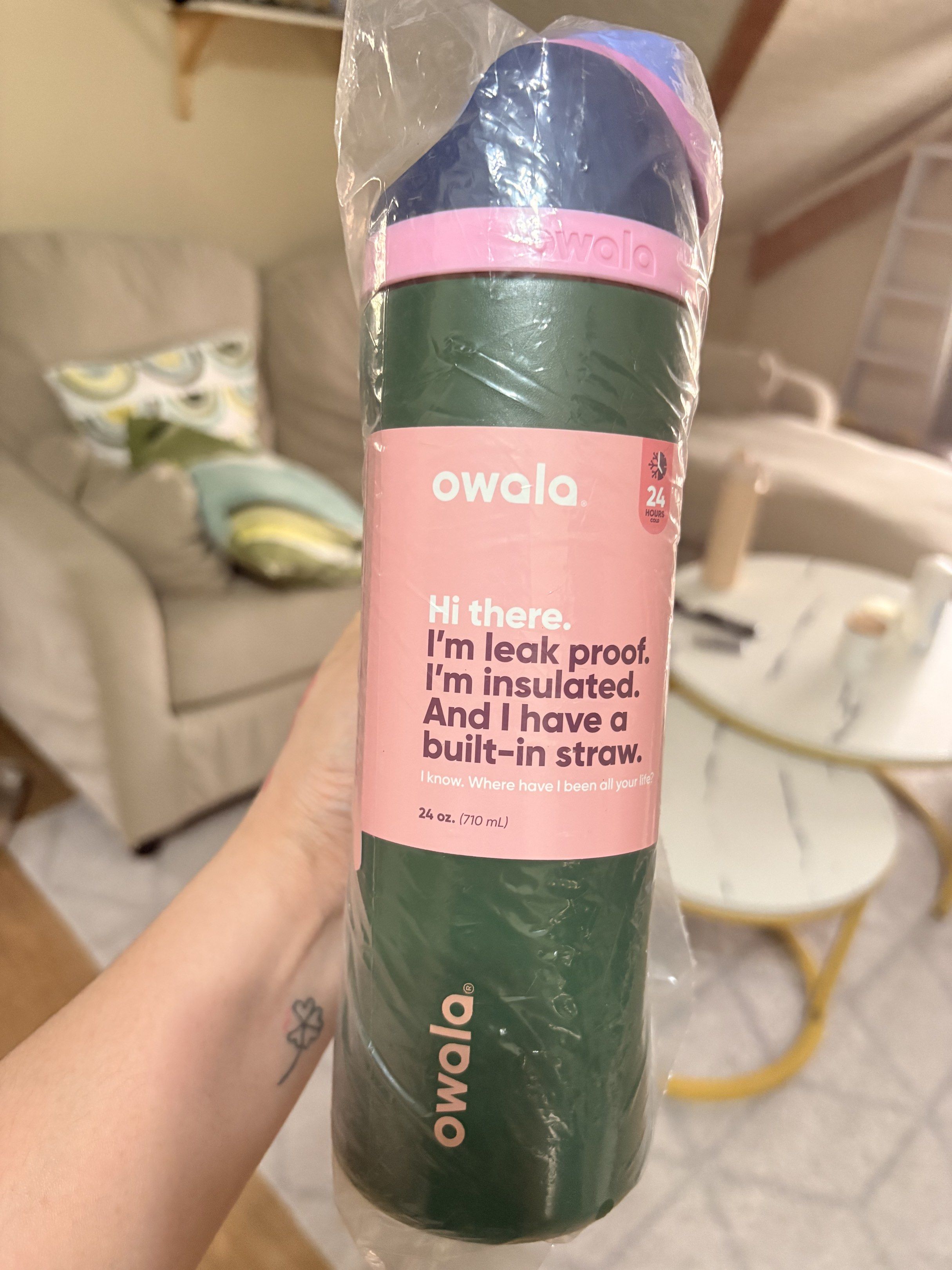 Owala FreeSip Insulated Water Bottle 24oz (Category: Water Bottles & Tumblers) located in Paranaque City. Submitted by aihp20 (Listing ID 1420042881, Image 1). Description: .