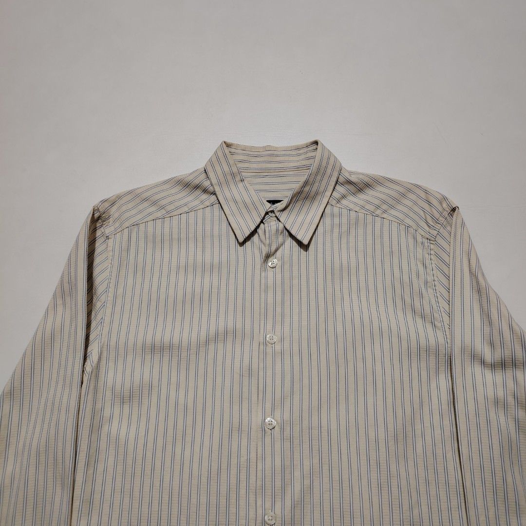 PAUL SMITH PATCHWORK BUTTON DOWN LONGSLEEVES SHIRT (Category: Formal Shirts) located in Dinalupihan. Submitted by aizzeestuffs (Listing ID 1420101974, Image 2). Description: Length :29" Width :20" Shoulder :17. 5" Sleeves :25" Color may vary due to lighting. PM for more details. Old Money Luxury Designer. .