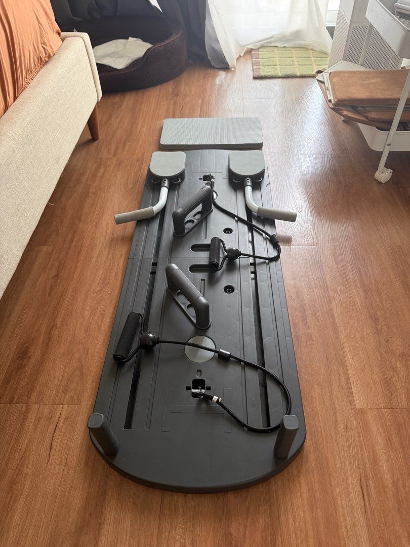 Pilates Board Fitness Board Foldable Abdominal Exercise Machine (Category: Toning & Stretching Accessories) located in Pasig City. Submitted by secondtimecharm (Listing ID 1419994422, Image 2). Description: .