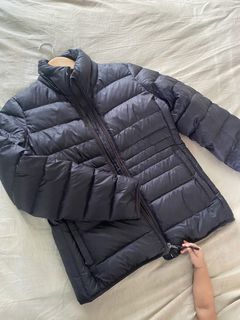 (Category: ) located in . Submitted by fiquestreetwear (Listing ID 1420043662, Image 1). Description: .