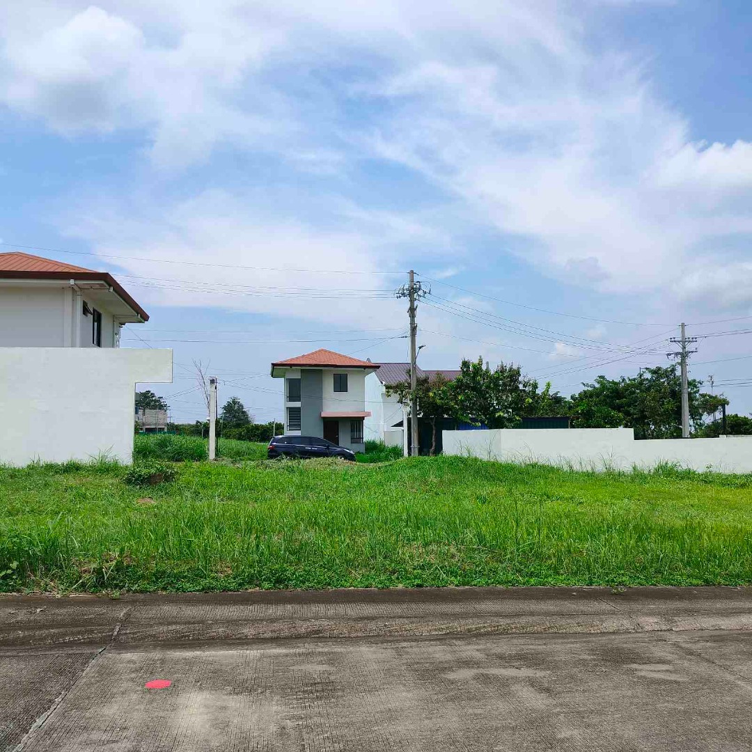 (Category: ) located in . Submitted by firm.realty (Listing ID 1420086151, Image 1). Description: .
