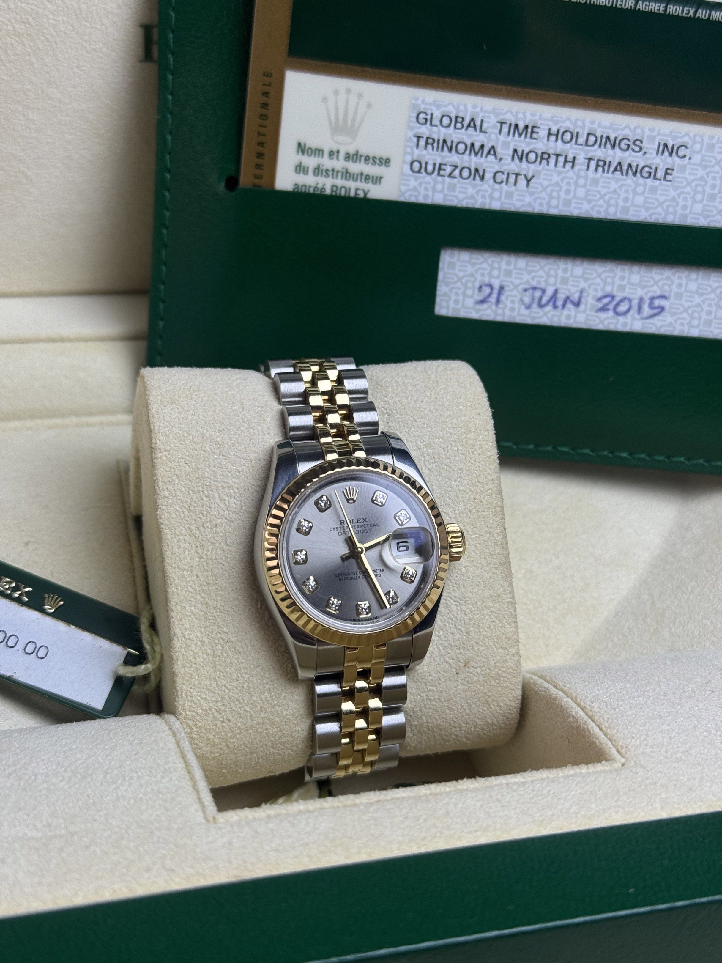Rolex Datejust (Category: Luxury Watches) located in Quezon City. Submitted by LuxPieces (Listing ID 1420096136, Image 3). Description: Rolex Datejust Size 26mm Ref. 179173 Rhodium Diamond Dial Rare Year 2015 Full set, complete Pristine condition Local AD 465k only.