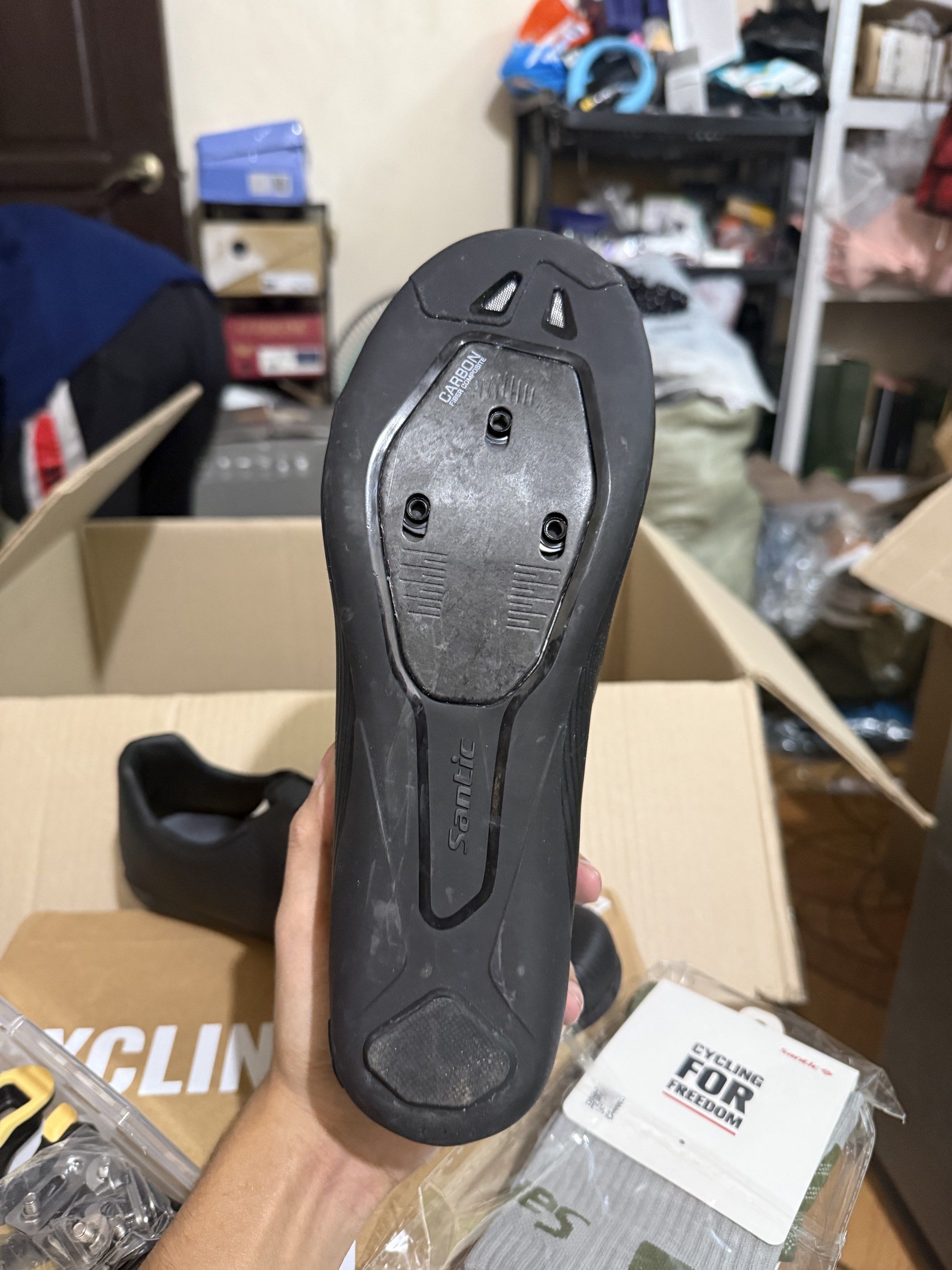 Santic Cycling Shoes with Cleats (Category: Bicycles) located in Manila. Submitted by royal.prono (Listing ID 1419978541, Image 2). Description: - Santic cycling shoes - Size 41 - Black design - Dial closure system - Includes cleats and socks - Carbon fiber sole.