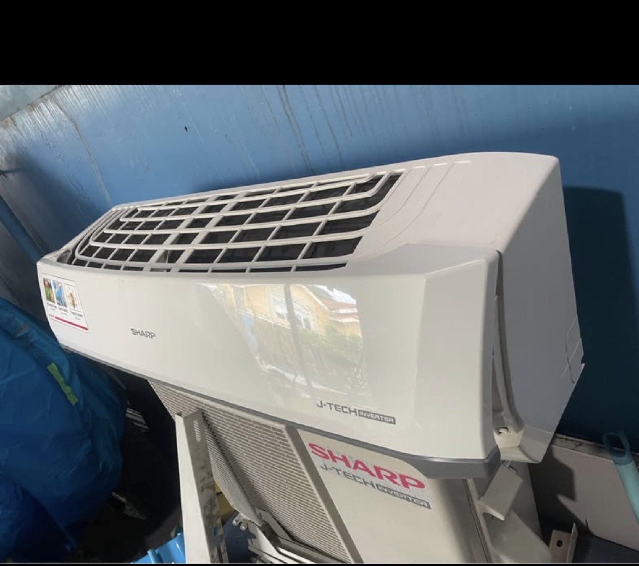 Sharp J-tech Inverter Split Type 2.5 HP (Category: Air Conditioning and Heating) located in Bacoor. Submitted by dorothy99sev (Listing ID 1420095480, Image 2). Description: Split type Aircon Brand:Sharp J-tech Inverter Split Type 2.5 HP Original purchase price: 70k Selling price: 40k (4months lang ginamit, ginamit po namin sa restaurant) very negotiable po sa sure buyer. No ISSUE. All goods. LOCATION: Cavite Pwede po viewing para macheck ang item