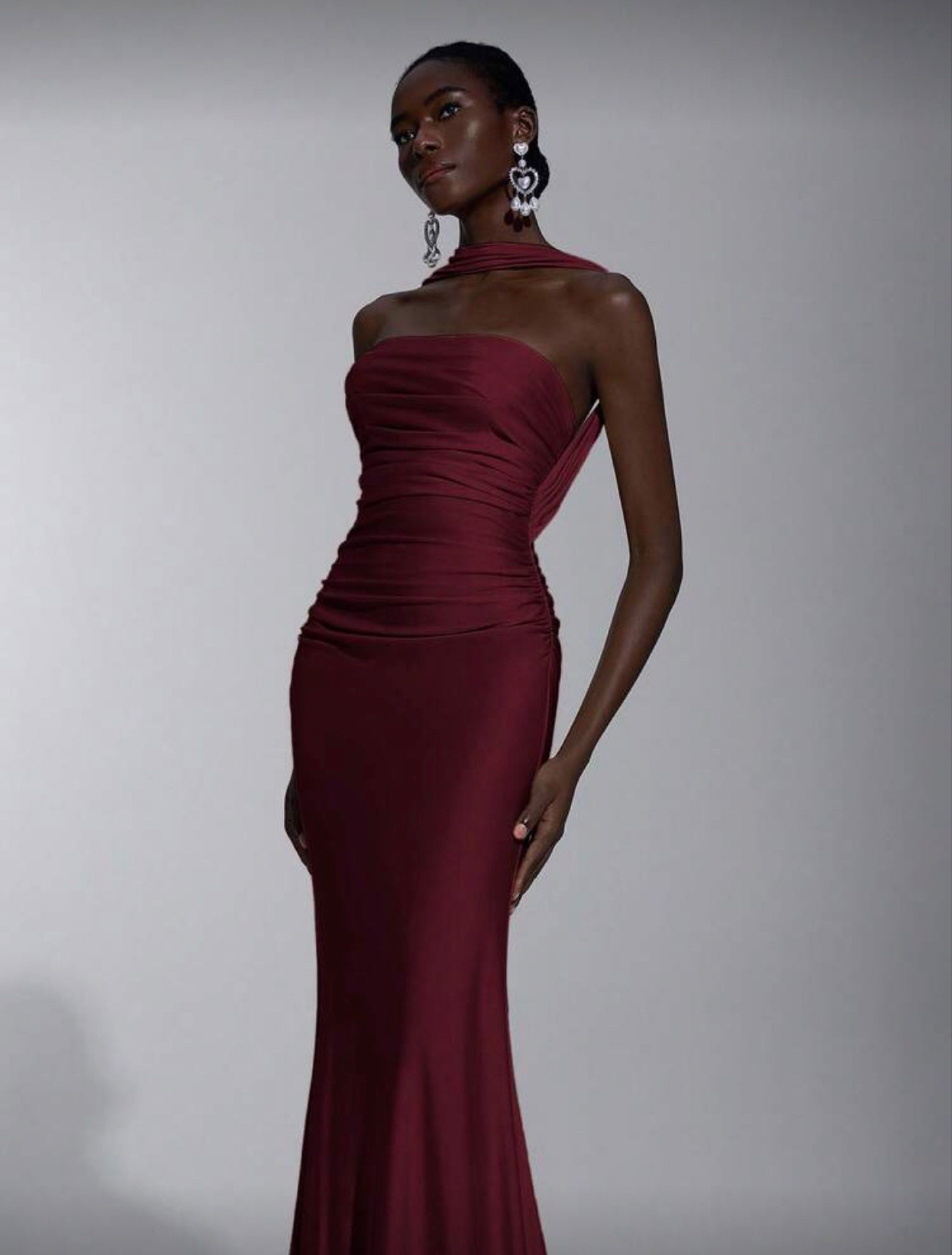 shein burgundy dress long Formal Dresses Shein SHEIN Burgundy Bridesmaids Dress (bundle), Women's Fashion, Dresses Sets, Evening Wersow Black Dress Red Swatch:#fff0b2 Size:36