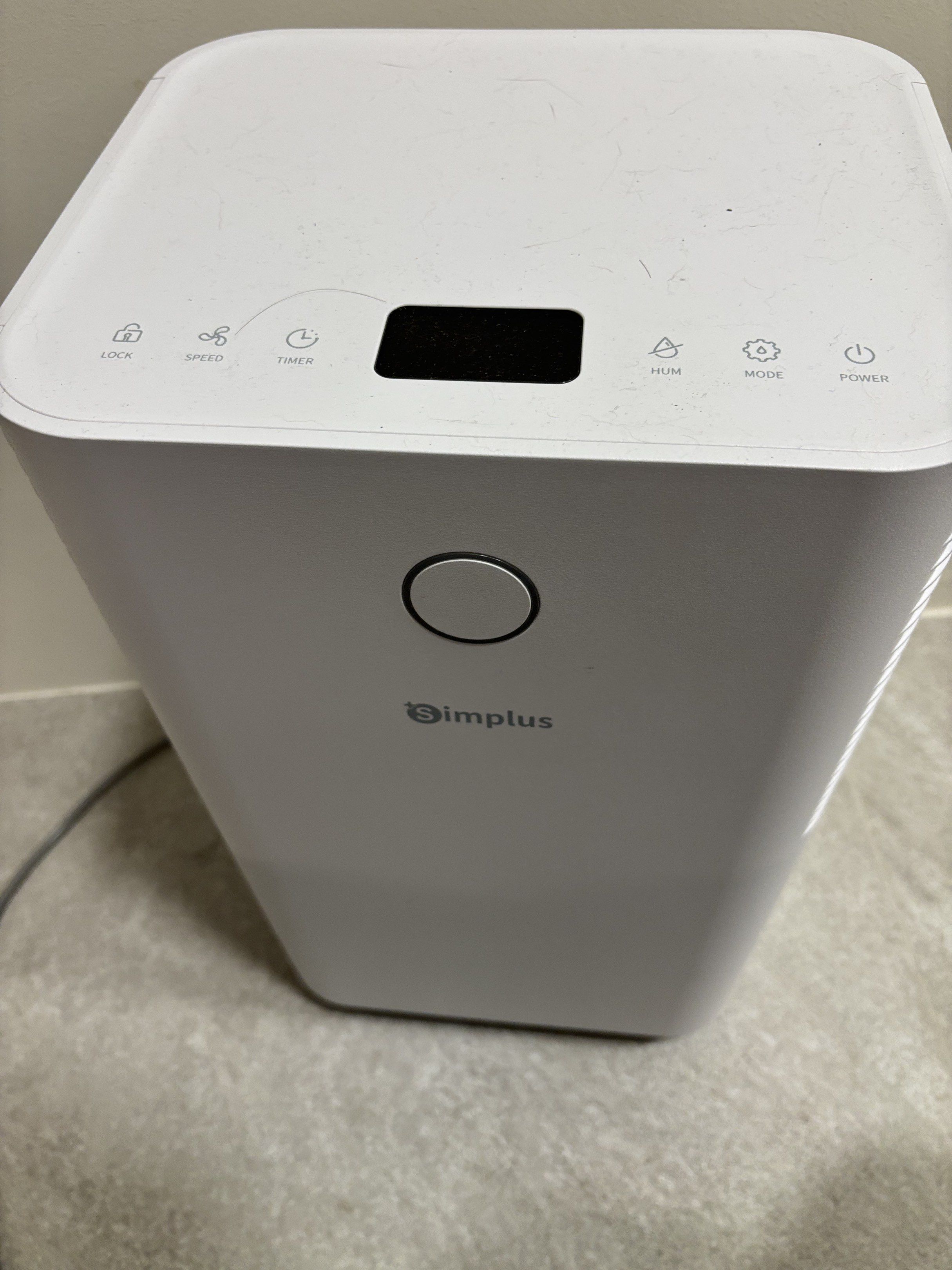 Simplus dehumidifier (Category: Air Purifiers & Dehumidifiers) located in Singapore. Submitted by bananahaus (Listing ID 1419981936, Image 1). Description: Under utilised dehumidifier 12L/day.