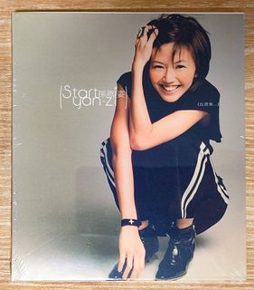 孙燕姿Stefanie Sun Yan Zi: <Start - 自选集---> 2002 CD (新加坡版