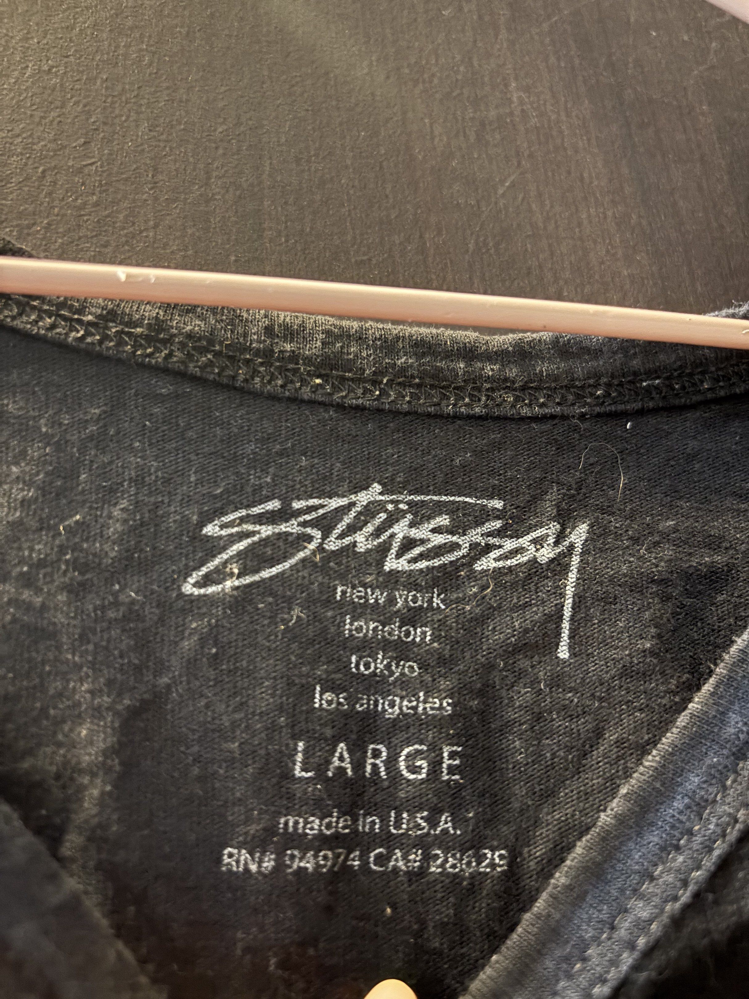 Stussy Long Sleeveless Top (Category: Sleeveless) located in Manila. Submitted by gigimooshi (Listing ID 1420080622, Image 3). Description: - slightly used - original stussy - no issues - you will receive this in good and clean condition .