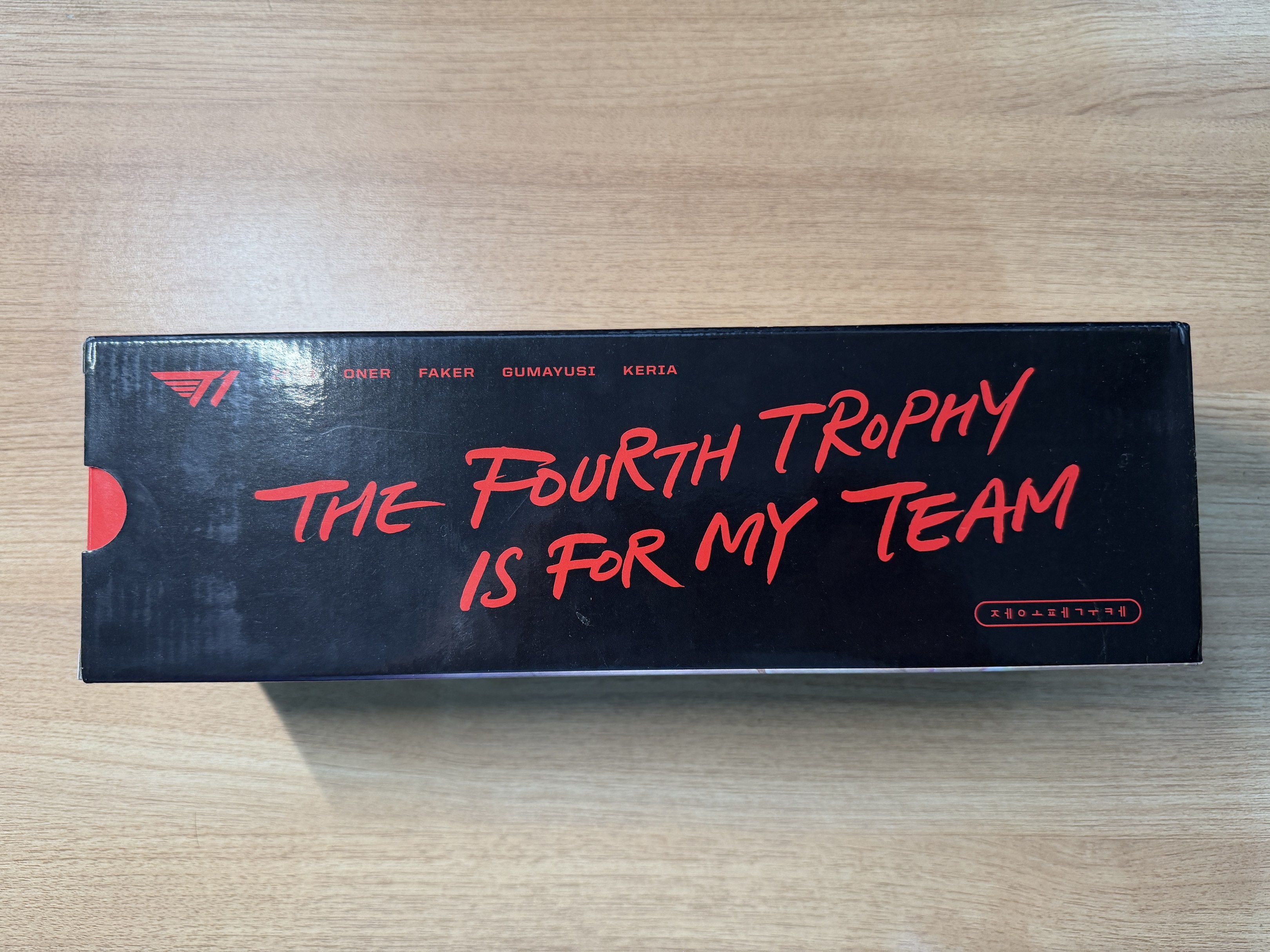 T1 Official Mousepad from Riot Korea (Category: Mouse & Mousepads) located in Malolos. Submitted by reebstore (Listing ID 1420010262, Image 2). Description: -Comes with ZOFGK and Gumayusi photocard -Never used -Exclusive to Korea, official benefit from Riot KR for those who purchased the T1 skin bundle .