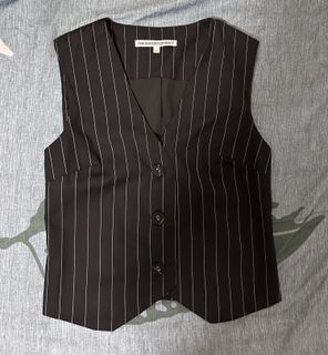 (Category: ) located in . Submitted by linzcloset (Listing ID 1420145777, Image 1). Description: .