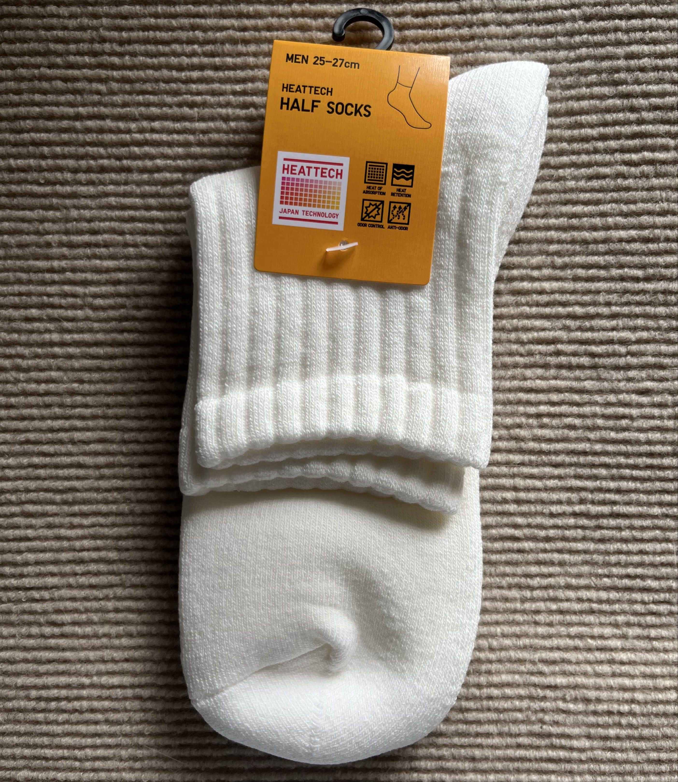 Uniqlo Heattech Half Socks Men 25-27cm (Category: Socks) located in Marikina City. Submitted by wearism (Listing ID 1419997929, Image 1). Description: 100% brand new with tag and original Uniqlo. AVAILABLE UNTIL POSTED. Size: 25-27cm Color: white Fit: fitted -half socks Price is fixed. Php270.00 each No additional photos will be provided. No when worn photo. We will send photo of your paid order before packing / pickup. Location: Marikina Shippin
