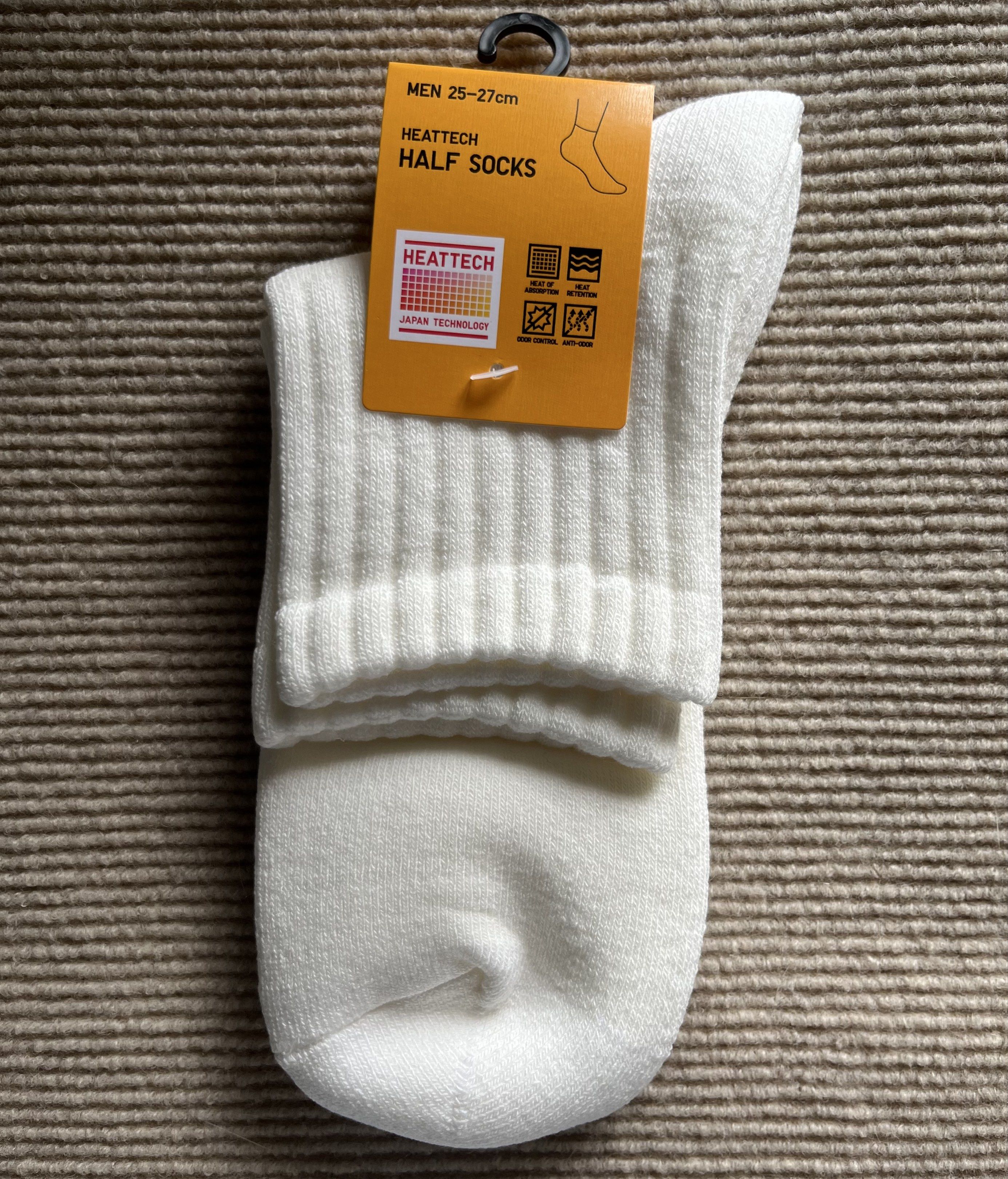 Uniqlo Heattech Half Socks Men 25-27cm (Category: Socks) located in Marikina City. Submitted by wearism (Listing ID 1419997929, Image 2). Description: 100% brand new with tag and original Uniqlo. AVAILABLE UNTIL POSTED. Size: 25-27cm Color: white Fit: fitted -half socks Price is fixed. Php270.00 each No additional photos will be provided. No when worn photo. We will send photo of your paid order before packing / pickup. Location: Marikina Shippin