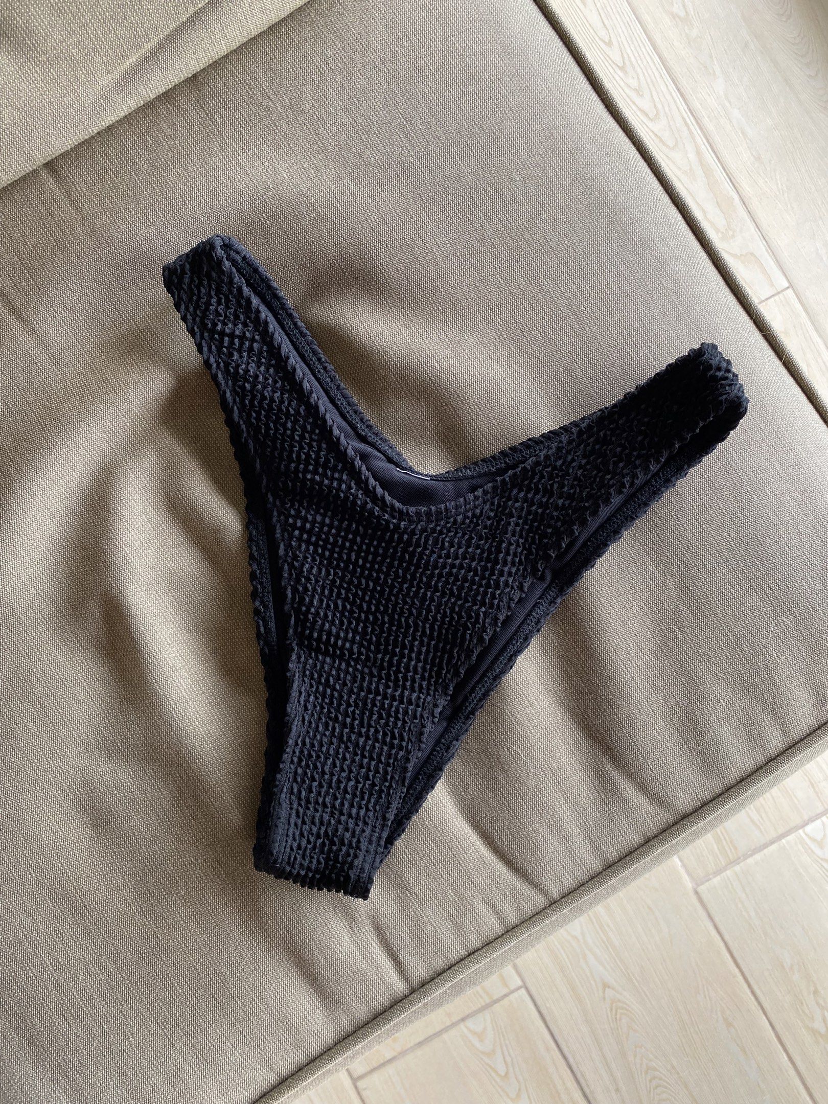 Unused Black Textured Bikini Bottom XS-S (Category: Bikinis & Swimsuits) located in Quezon City. Submitted by samae_declutters888 (Listing ID 1420014635, Image 1). Description: - Black textured bikini bottom - High-cut design - Textured fabric - Ideal for beach or pool Size: XS-S RFS: Too big for me..
