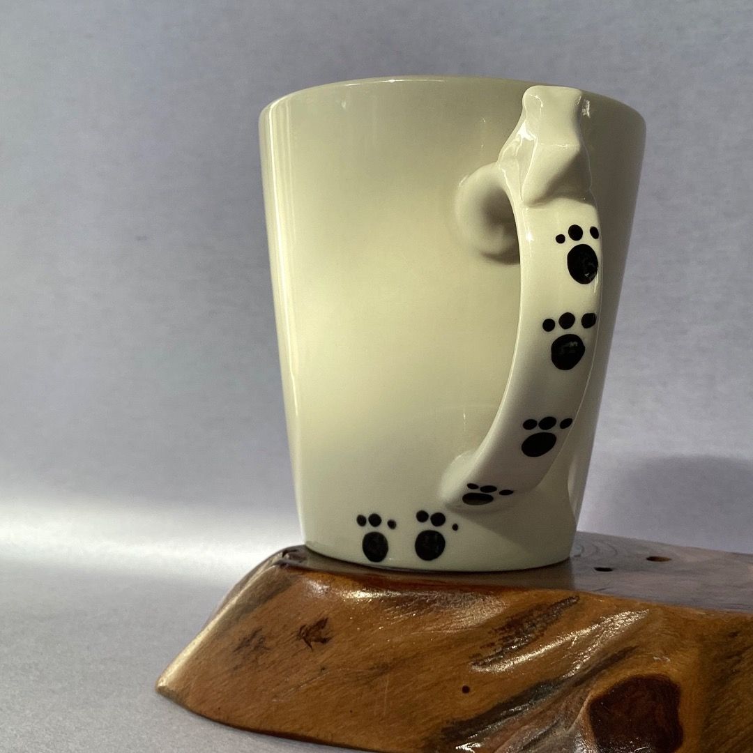 Vintage Dog & Paw Mug (Category: Coffee & Tea Tableware) located in Davao. Submitted by eclectic1925 (Listing ID 1420085499, Image 2). Description: Php220 Vintage Dog & Paw Mug H: 3.5 inches L: 4.5 inches Please REVIEW PHOTOS First to pay .