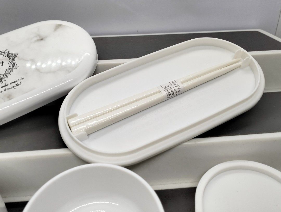White Marble Lunch Box with Chopsticks (Category: Food Organization & Storage) located in Baguio. Submitted by toys_of_yesteryear (Listing ID 1420146798, Image 3). Description: 📌loc. Baguio 📌Actual photos posted, check all photos before buying. 📌Reasonable price posted, lowballers will be ignored / ridiculous offers auto declined. 📌No holds , No reservation 📌MoP: Gcash 📌MoD: J&T White lunch box features a marble-like design on the lid and c