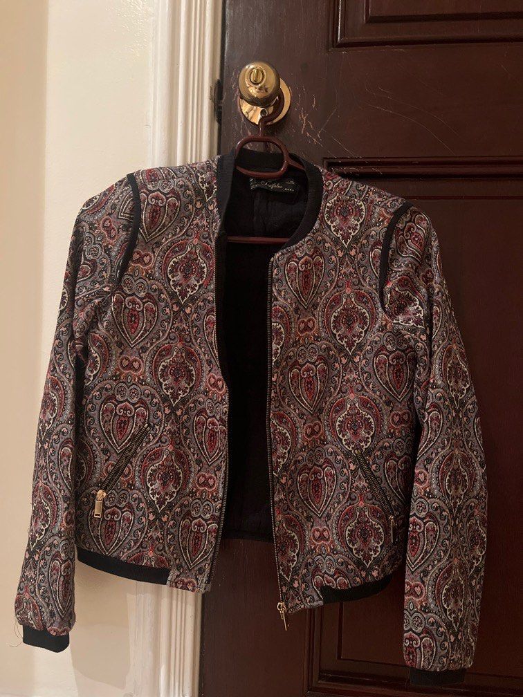Zara Bomber Jacket (Category: Coats, Jackets and Outerwear) located in Manila. Submitted by thriftfactor (Listing ID 1420083099, Image 1). Description: .