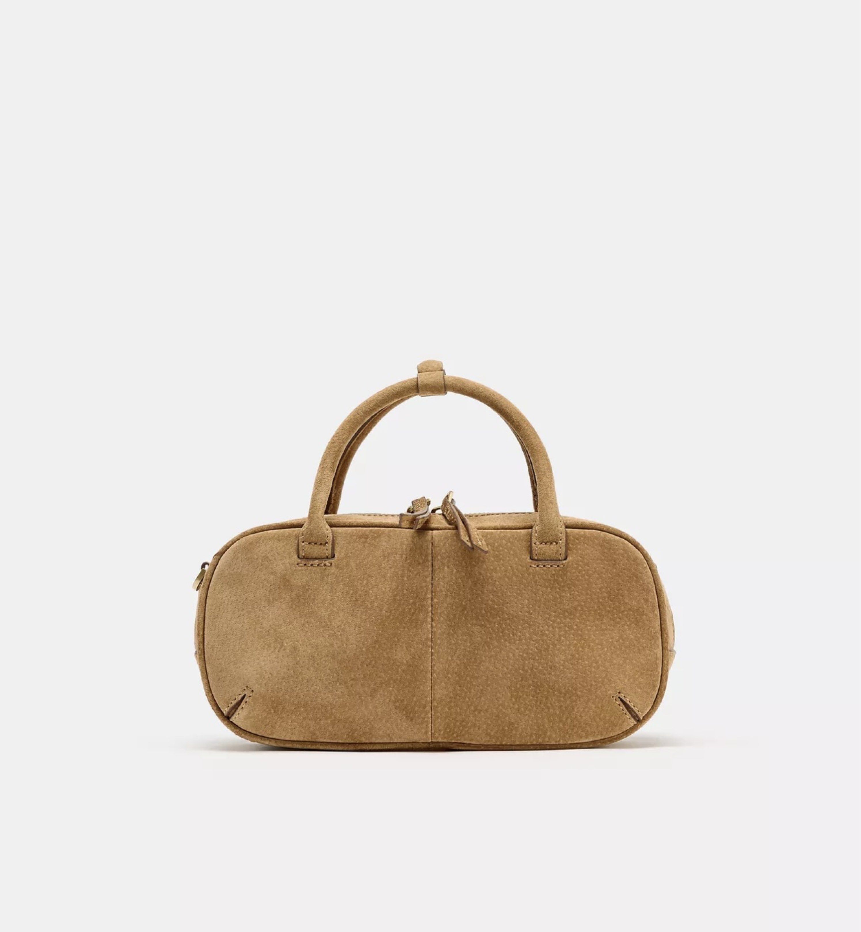 Zara Split Suede Bag (Category: Purses & Pouches) located in Angeles City. Submitted by closetsource (Listing ID 1420055805, Image 1). Description: No flaws 10/10 condi Orig price: 3, 595 php Actual photos via dm No lowballing pls! Mop: gcash only Shipping: j&t .