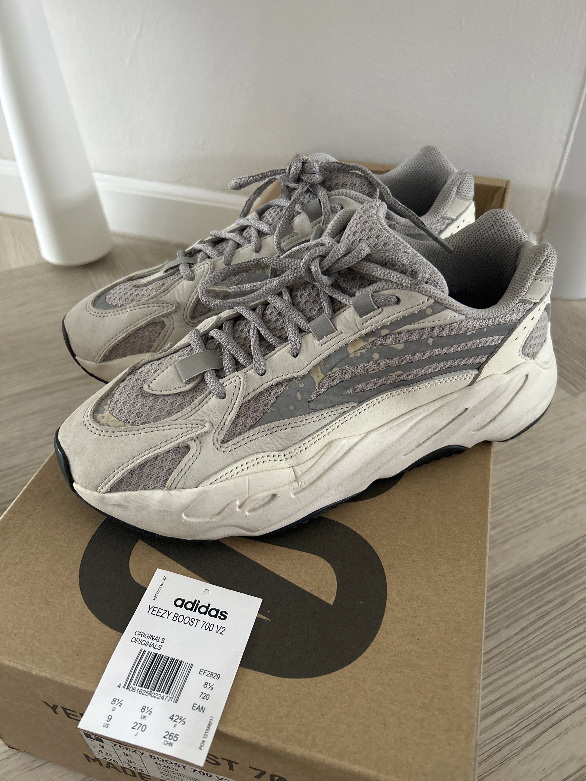 yeezy 700 size 9